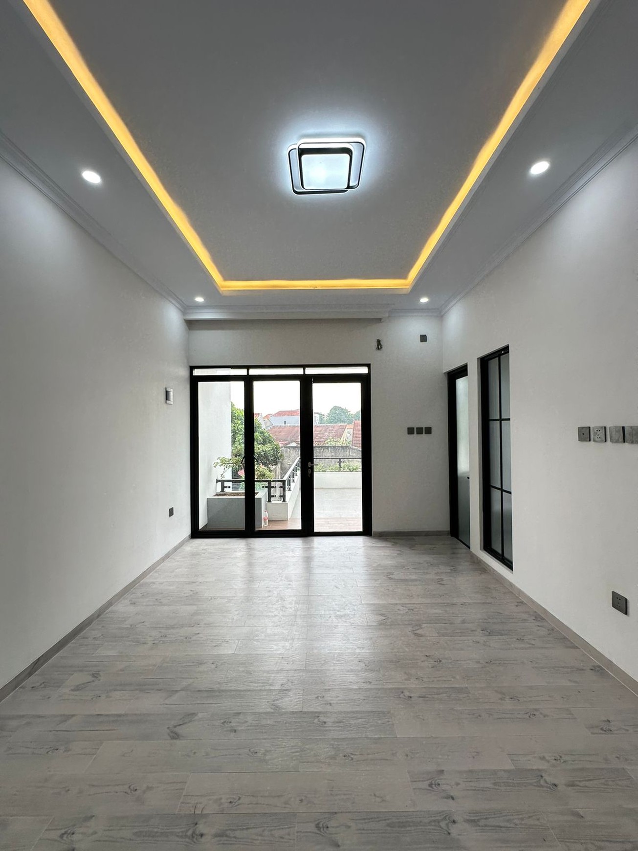 RUMAH MODERN MINIMALIS TOWNHOUSE JAGAKARSA ( READY SIAP HUNI )