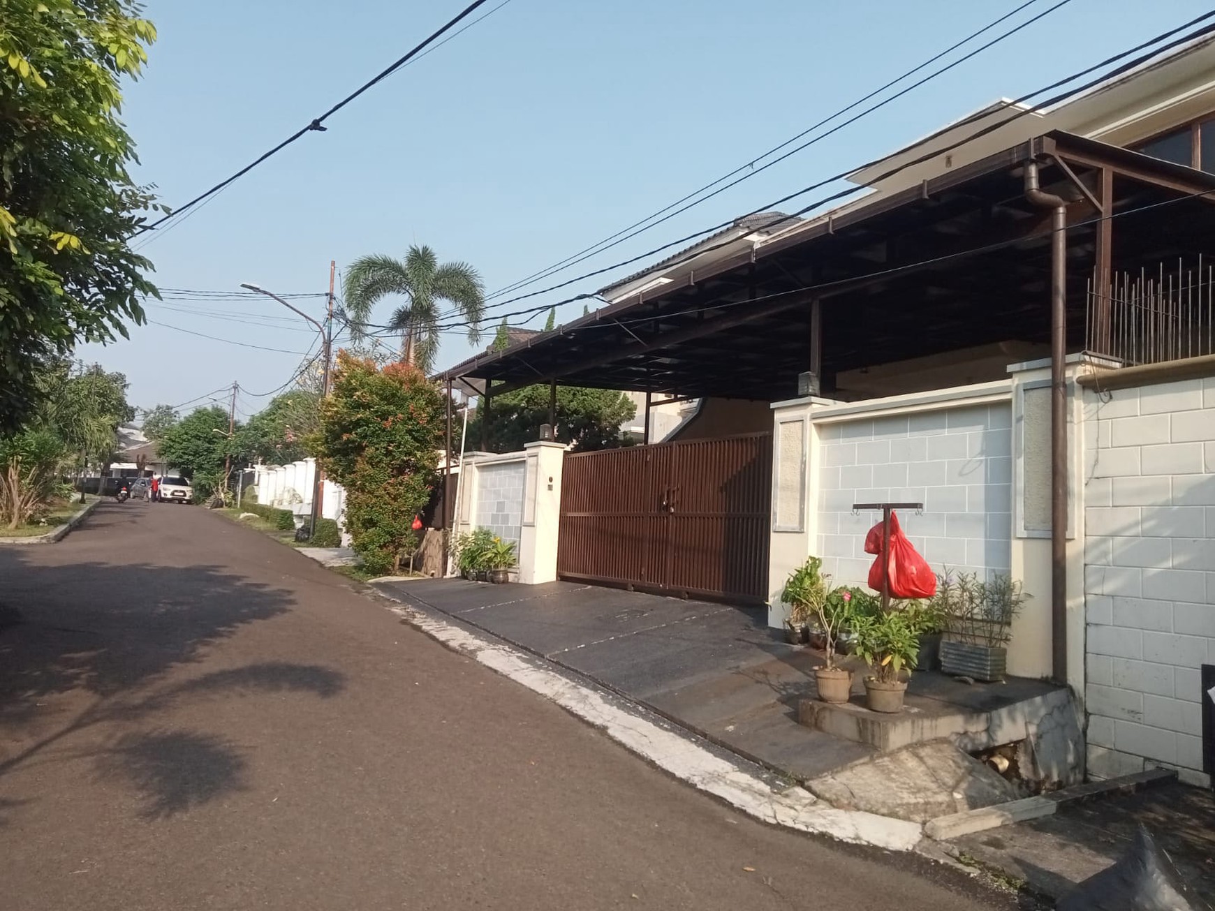 Rumah di Jakarta Selatan Luas 2 Lantai Siap Huni dengan KT 7+3 KM 7+1 Surat SHM