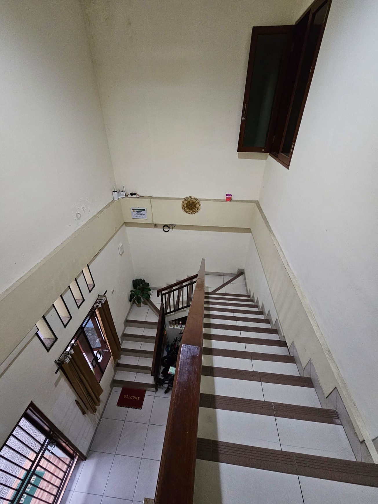 Rumah di Jakarta Selatan Luas 2 Lantai Siap Huni dengan KT 7+3 KM 7+1 Surat SHM