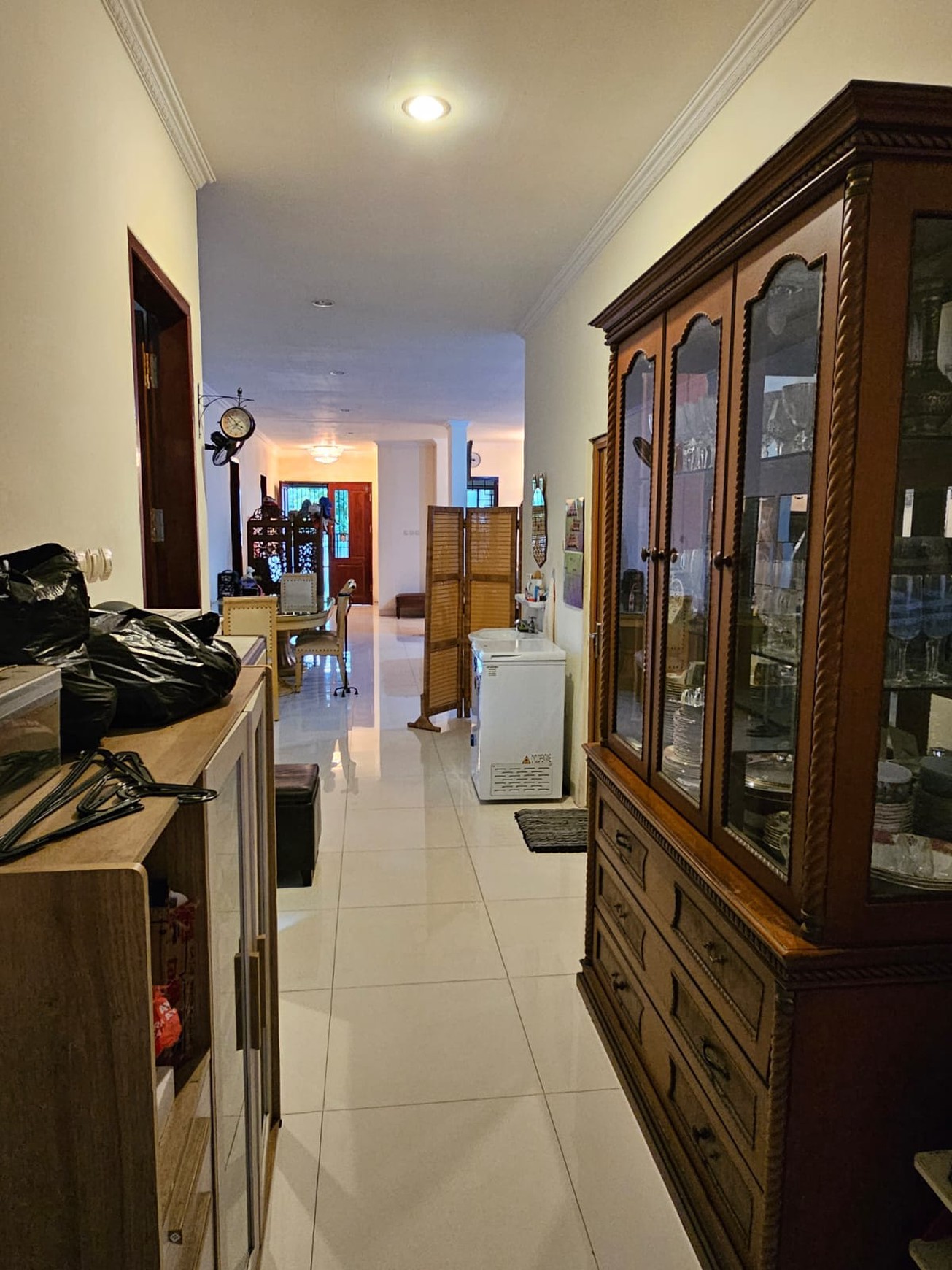 Rumah di Jakarta Selatan Luas 2 Lantai Siap Huni dengan KT 7+3 KM 7+1 Surat SHM