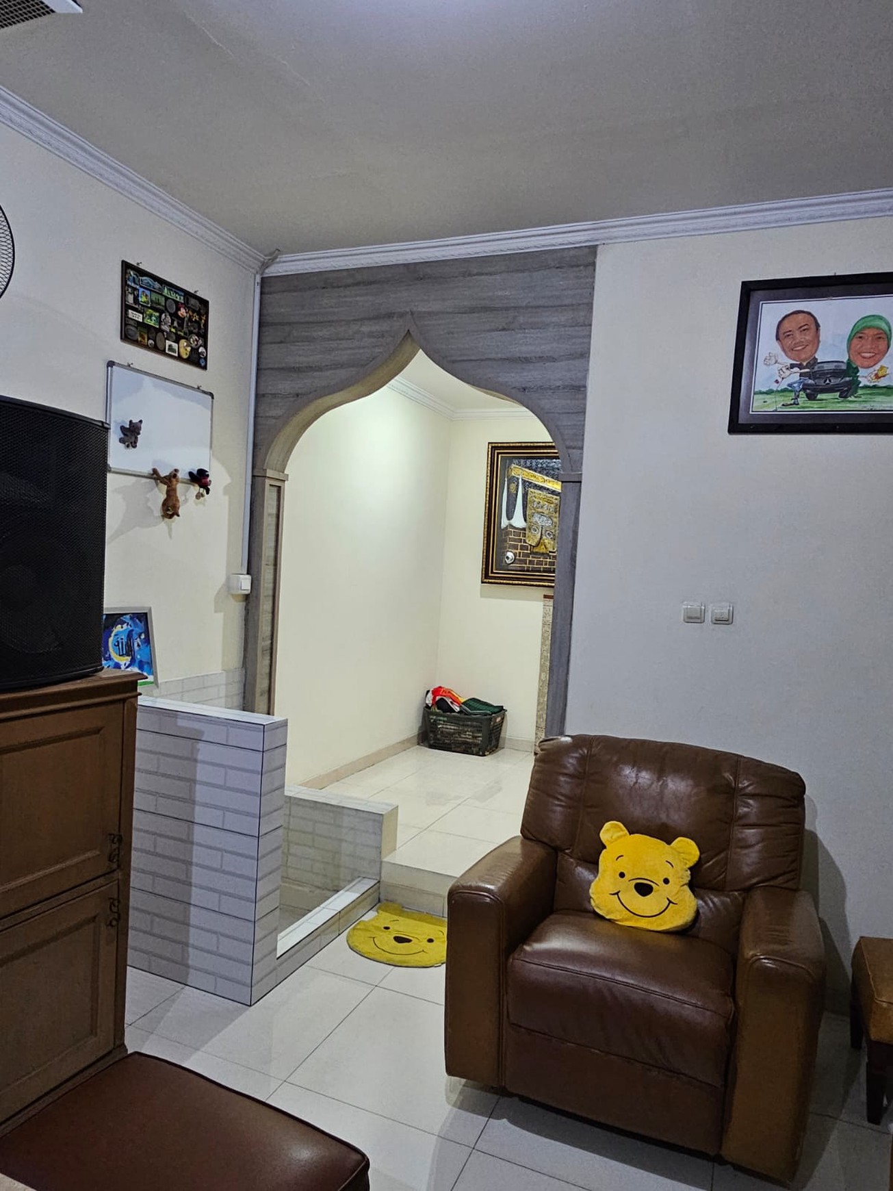 Rumah di Jakarta Selatan Luas 2 Lantai Siap Huni dengan KT 7+3 KM 7+1 Surat SHM