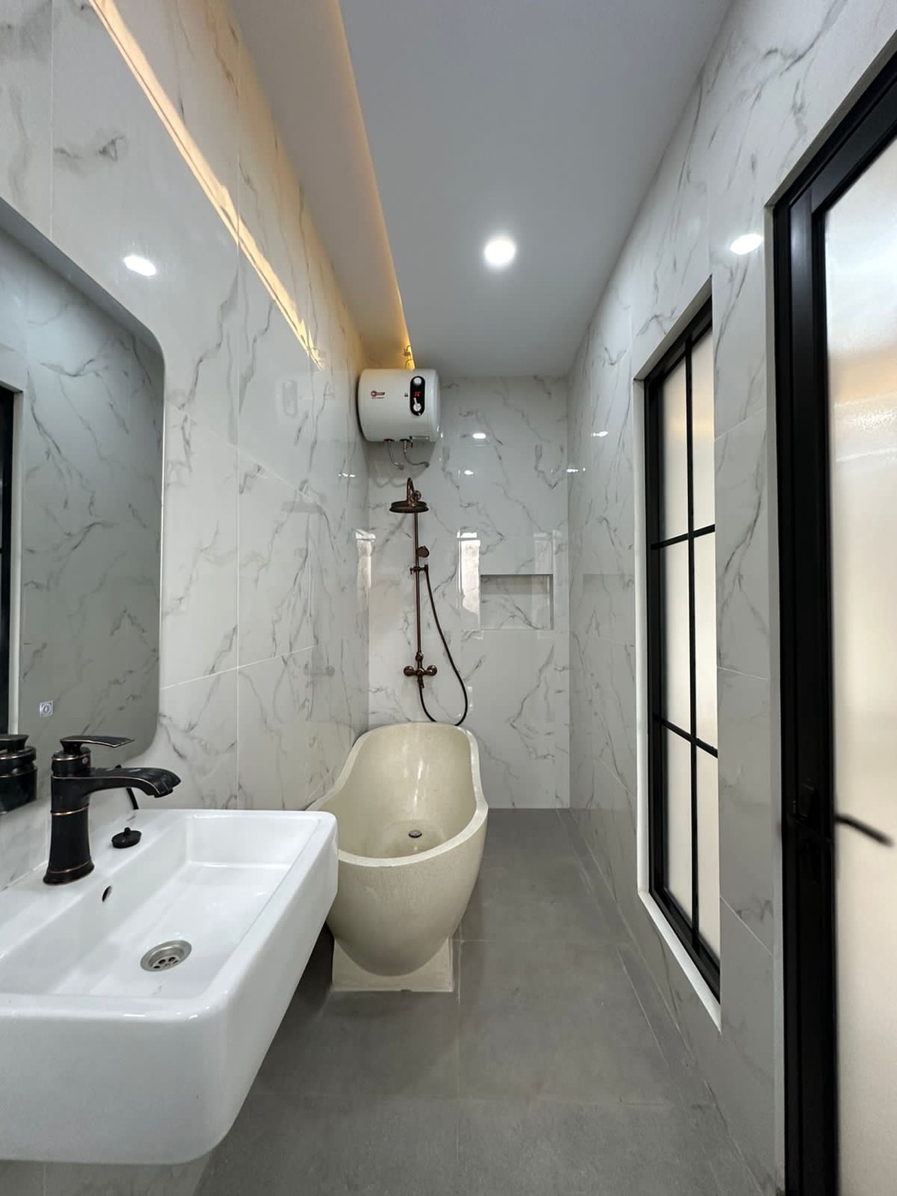 RUMAH MODERN MINIMALIS TOWNHOUSE JAGAKARSA ( READY SIAP HUNI )