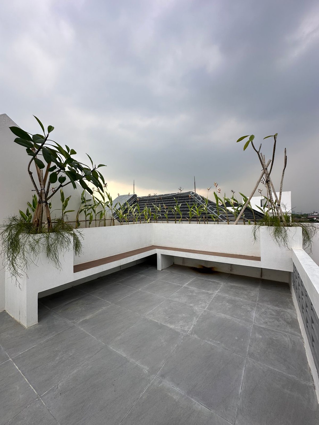 RUMAH MODERN MINIMALIS TOWNHOUSE JAGAKARSA ( READY SIAP HUNI )