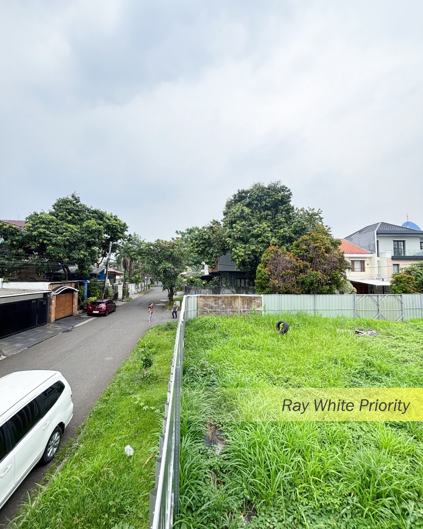 KAVLING SIAP BANGUN DENGAN POSISI HOEK PRIME LOCATION DI PONDOK INDAH, JAKARTA SELATAN