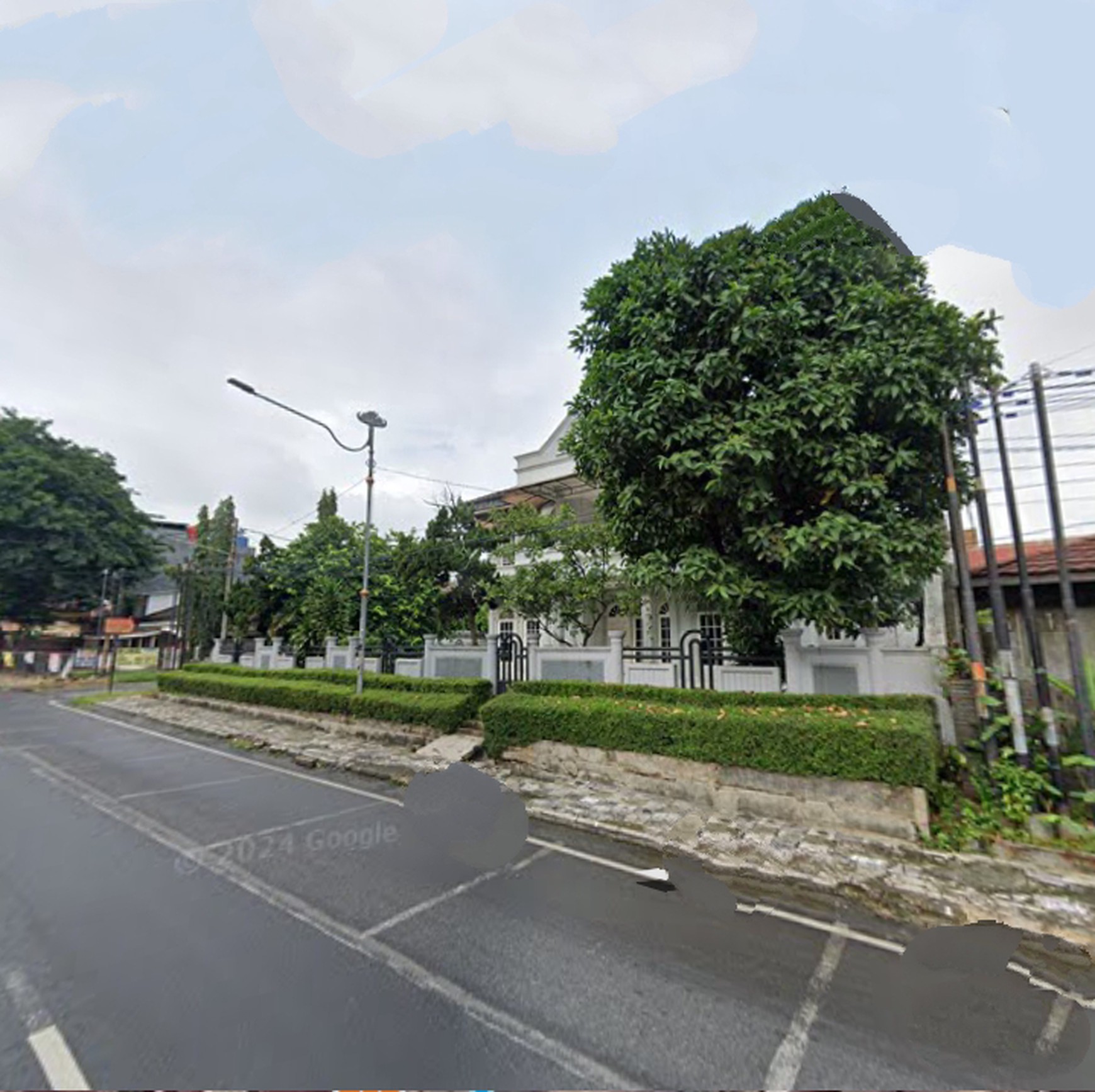 Rumah dua lantai dijalan Gatot Soebroto Pahoman Teluk Betung Utara, Bandar Lampung (Lampung)