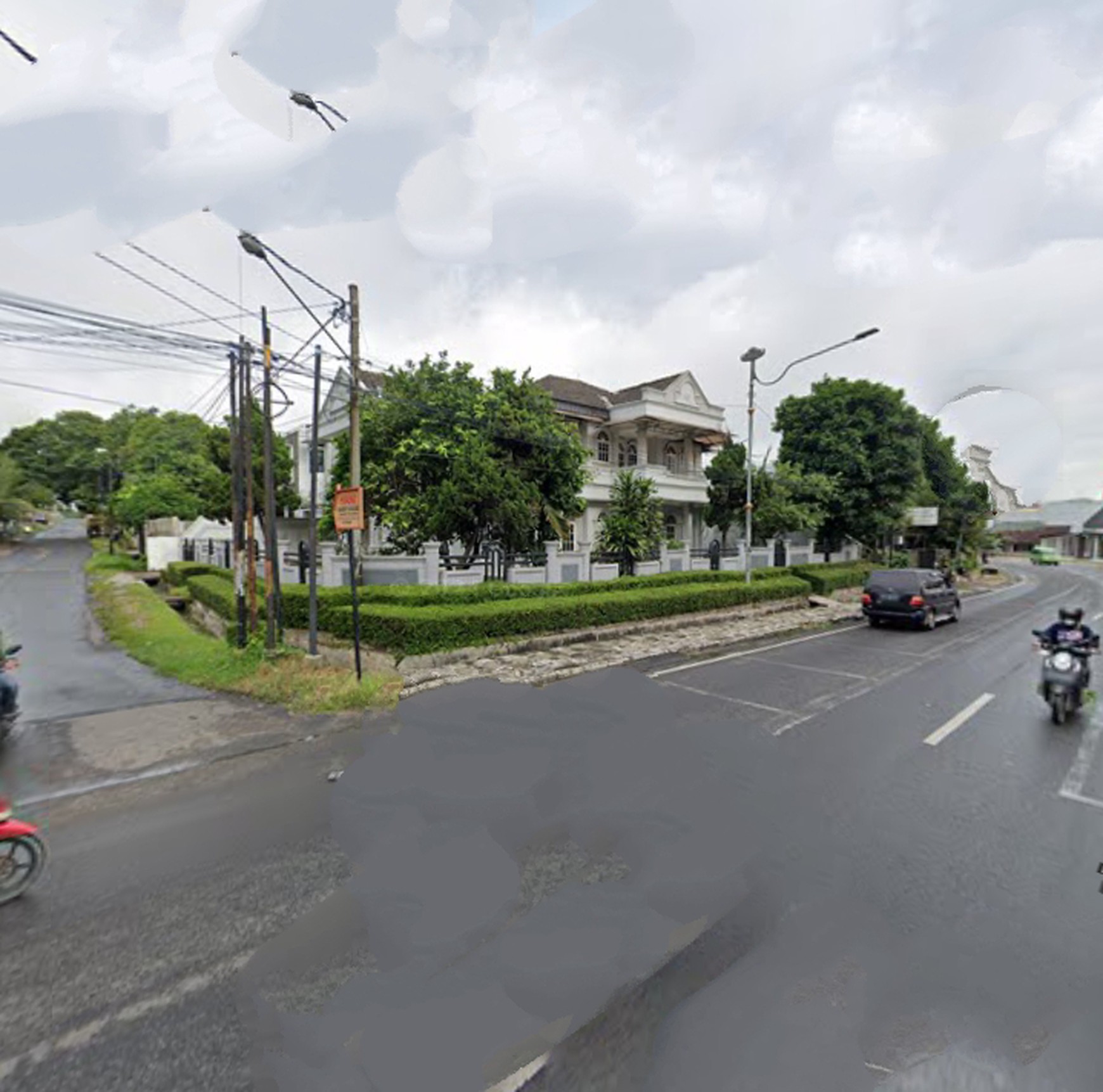 Rumah dua lantai dijalan Gatot Soebroto Pahoman Teluk Betung Utara, Bandar Lampung (Lampung)