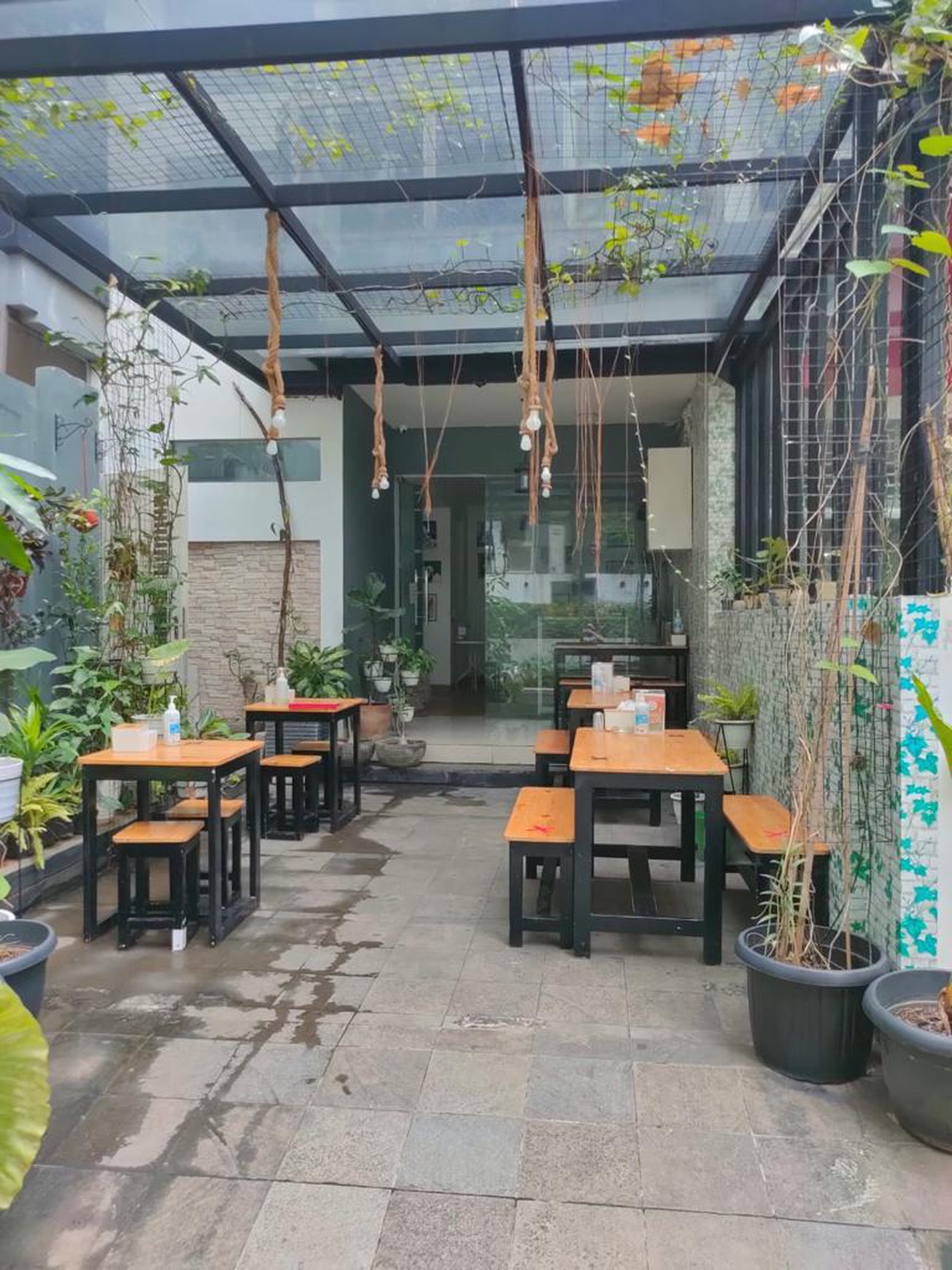 Dijual Ruko gandeng di Pusat Bisnis di Sahid Sudirman depan RS Murni Teguh Sudirman