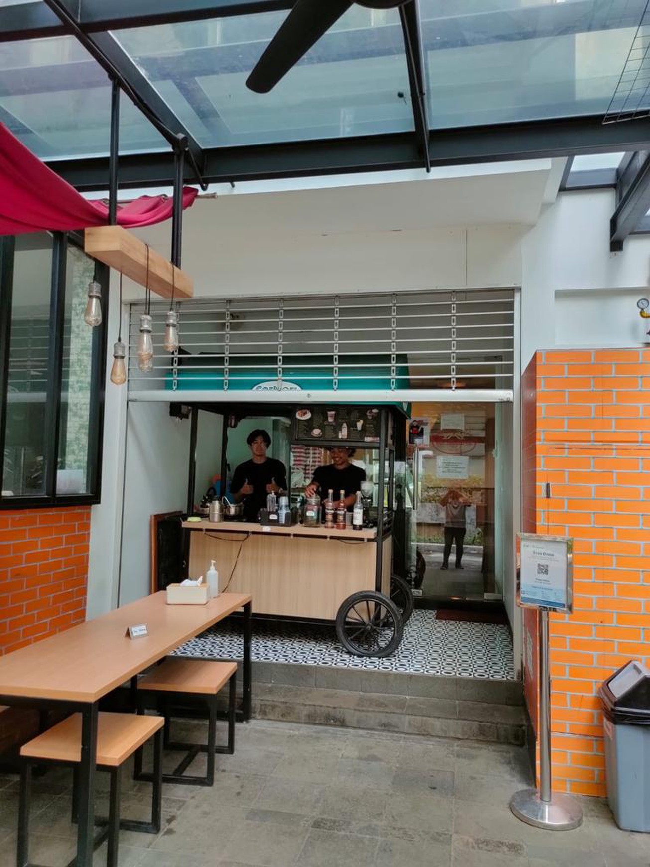Dijual Ruko gandeng di Pusat Bisnis di Sahid Sudirman depan RS Murni Teguh Sudirman