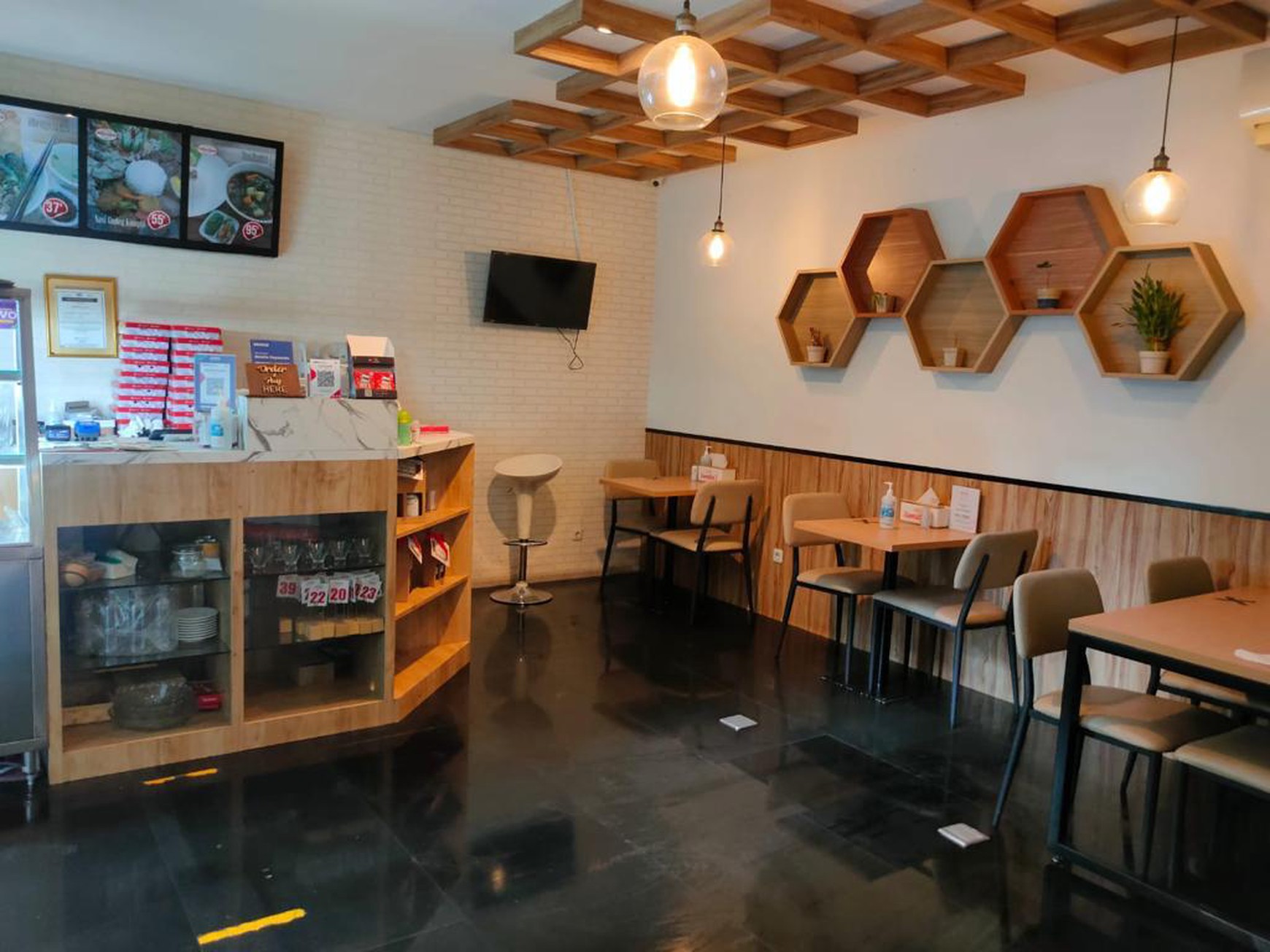 Dijual Ruko gandeng di Pusat Bisnis di Sahid Sudirman depan RS Murni Teguh Sudirman