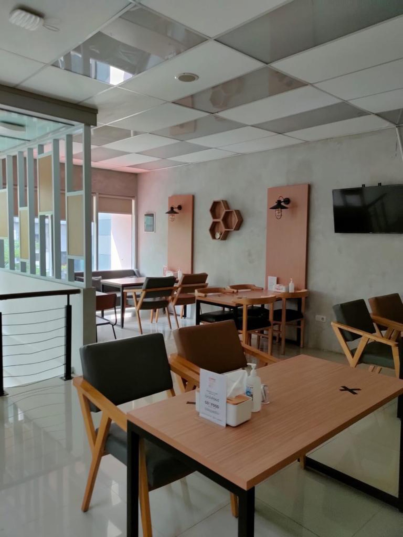 Dijual Ruko gandeng di Pusat Bisnis di Sahid Sudirman depan RS Murni Teguh Sudirman