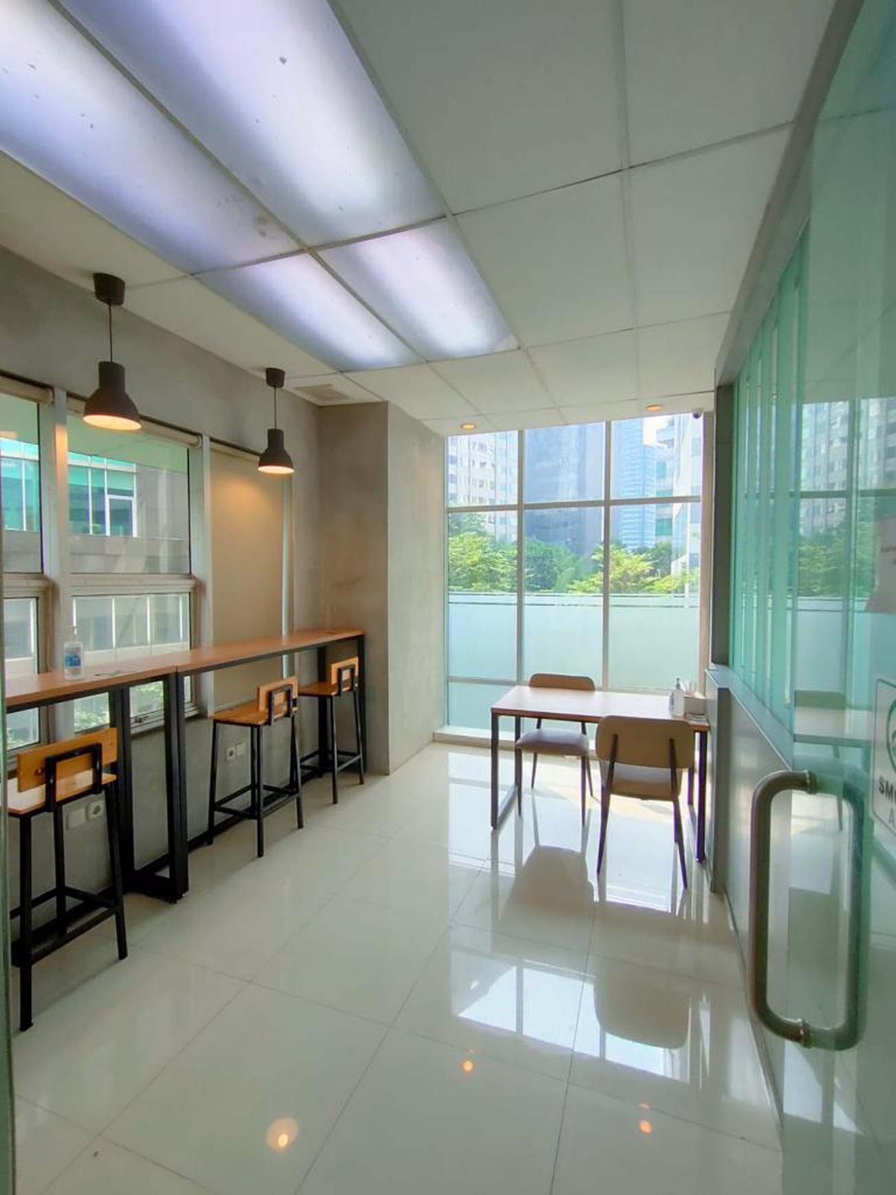 Dijual Ruko gandeng di Pusat Bisnis di Sahid Sudirman depan RS Murni Teguh Sudirman