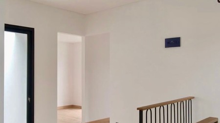 Di Jual RUmah di Bintaro Jaya 2 Lantai dengan KT 4+1 KM 3+1 Surat SHM