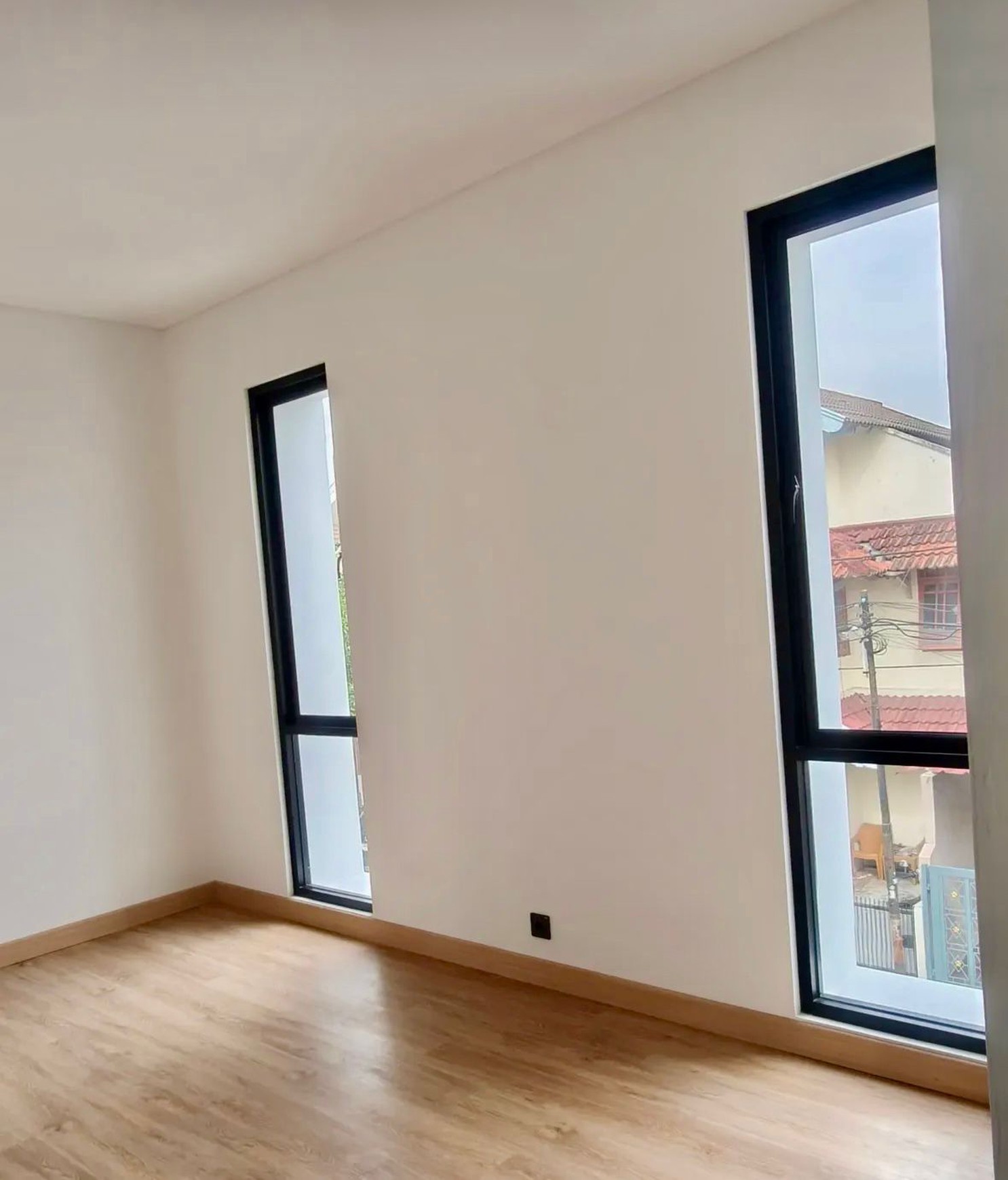 Di Jual RUmah di Bintaro Jaya 2 Lantai dengan KT 4+1 KM 3+1 Surat SHM
