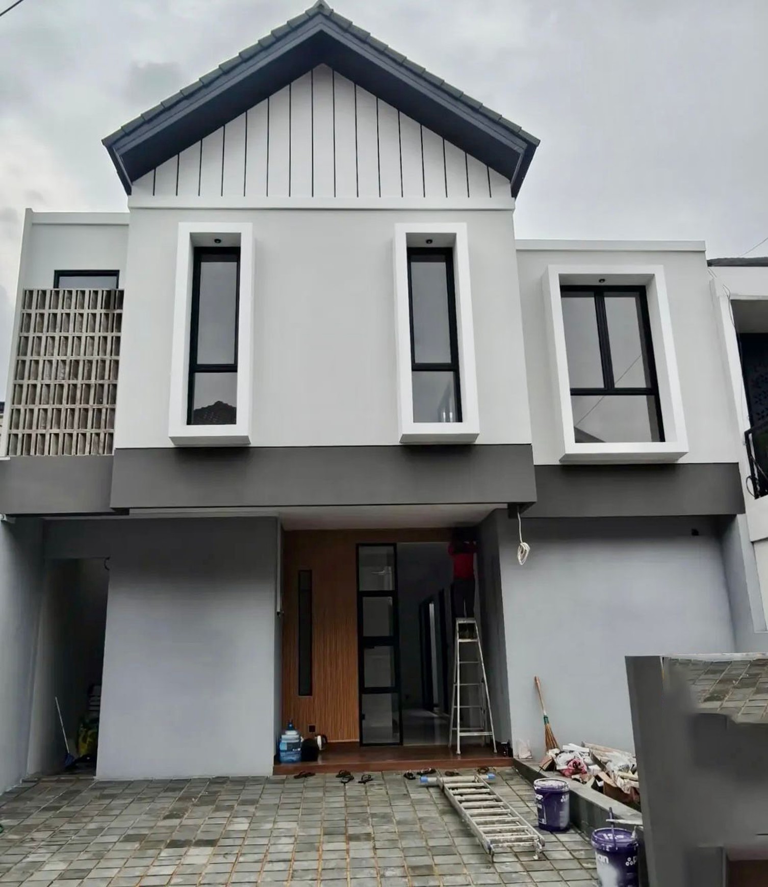 Di Jual RUmah di Bintaro Jaya 2 Lantai dengan KT 4+1 KM 3+1 Surat SHM