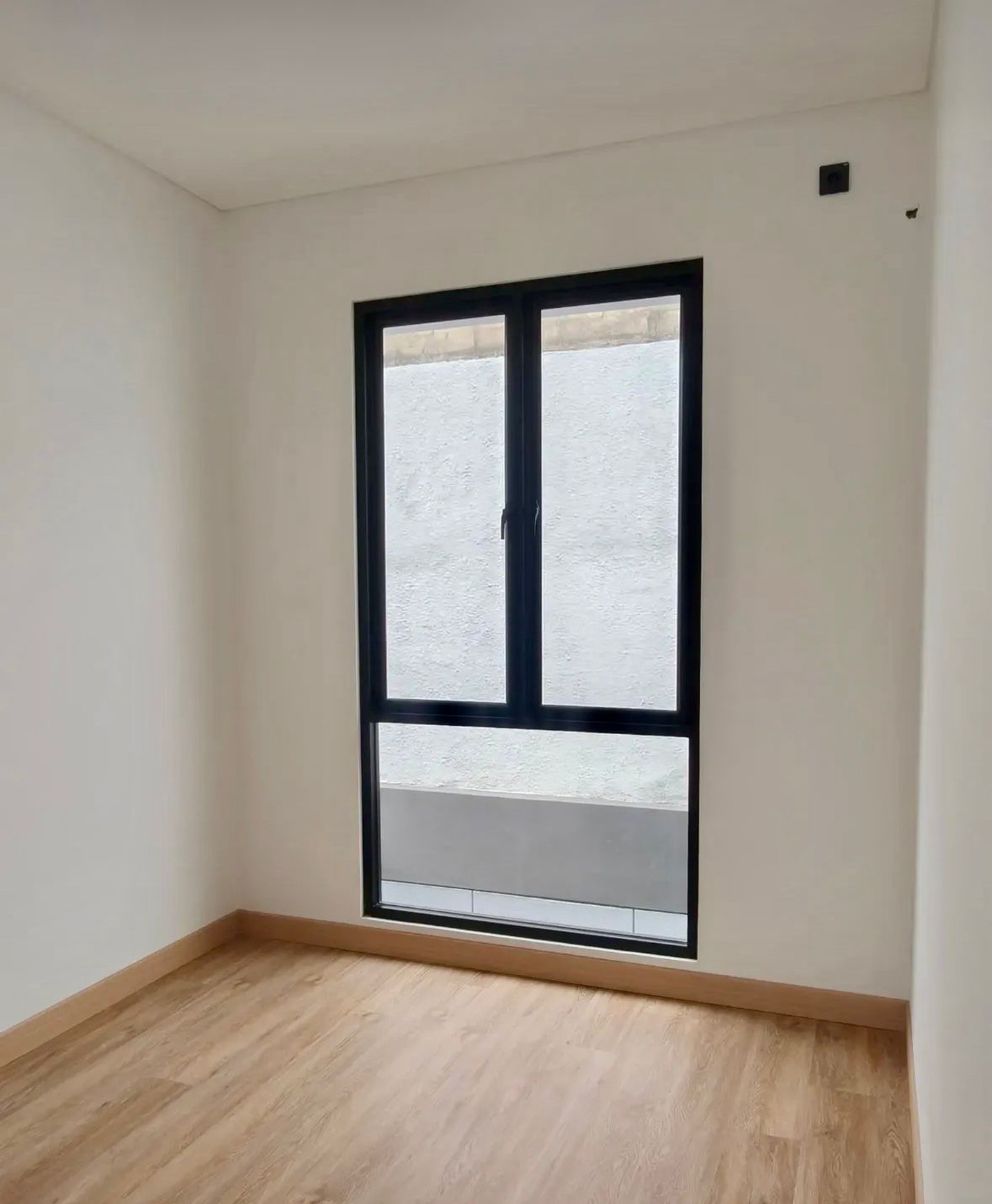 Di Jual RUmah di Bintaro Jaya 2 Lantai dengan KT 4+1 KM 3+1 Surat SHM