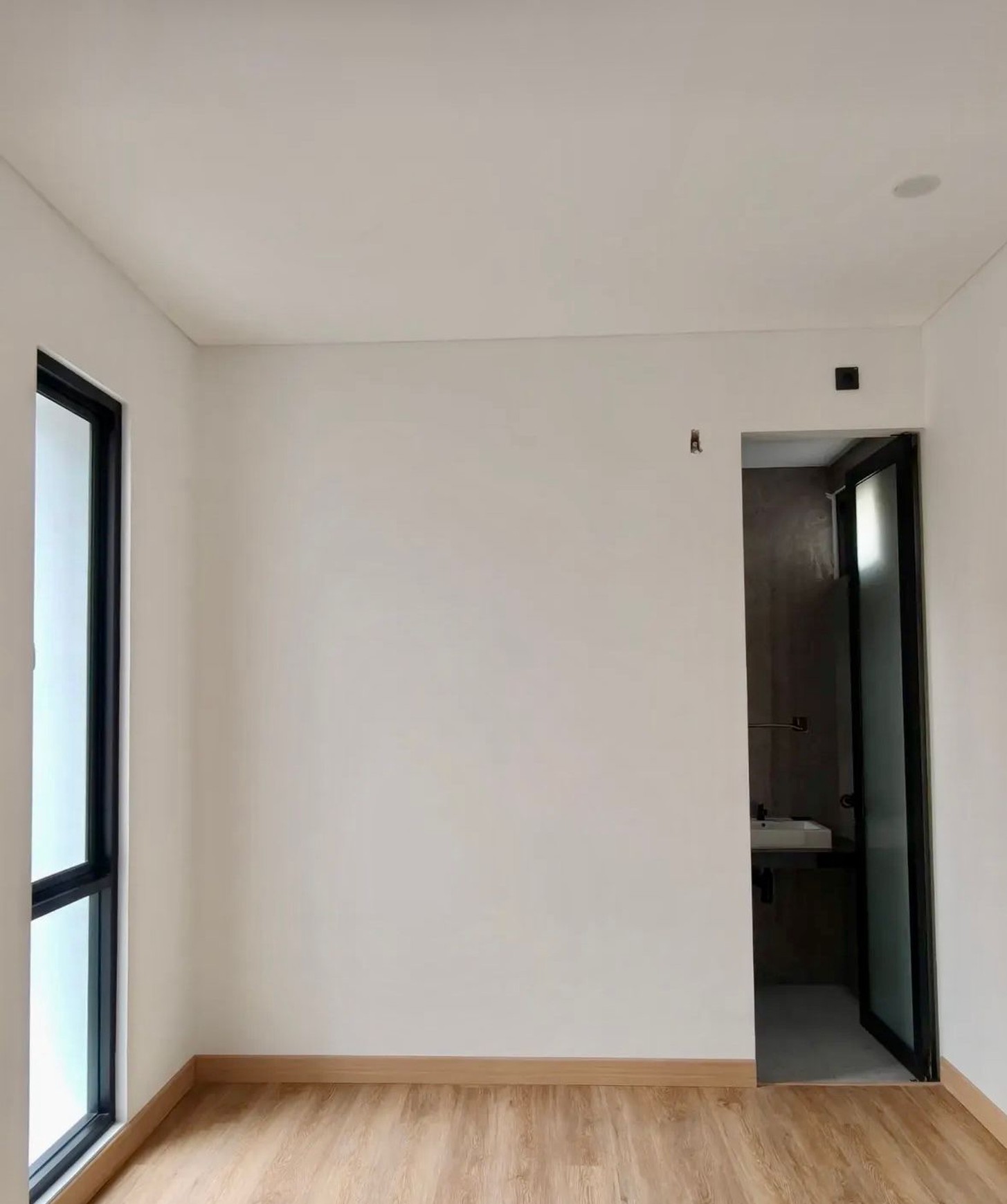 Di Jual RUmah di Bintaro Jaya 2 Lantai dengan KT 4+1 KM 3+1 Surat SHM