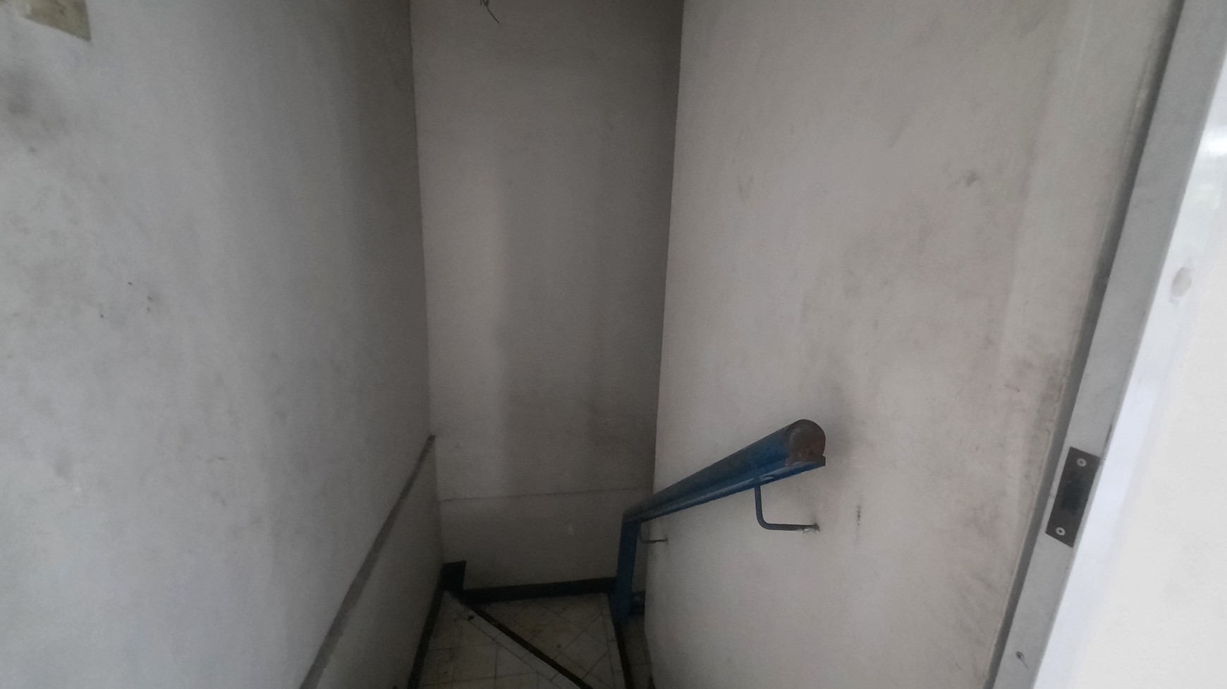 GUDANG/PABRIK DAN KANTOR SIAP PAKAI DI LOKASI STRATEGIS DIKAWASAN INDUSTRI JABABEKA CIKARANG
