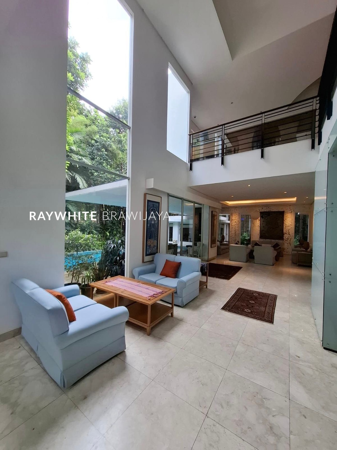 Rumah Modern Lingkungan Tenang Area Kebayoran Baru