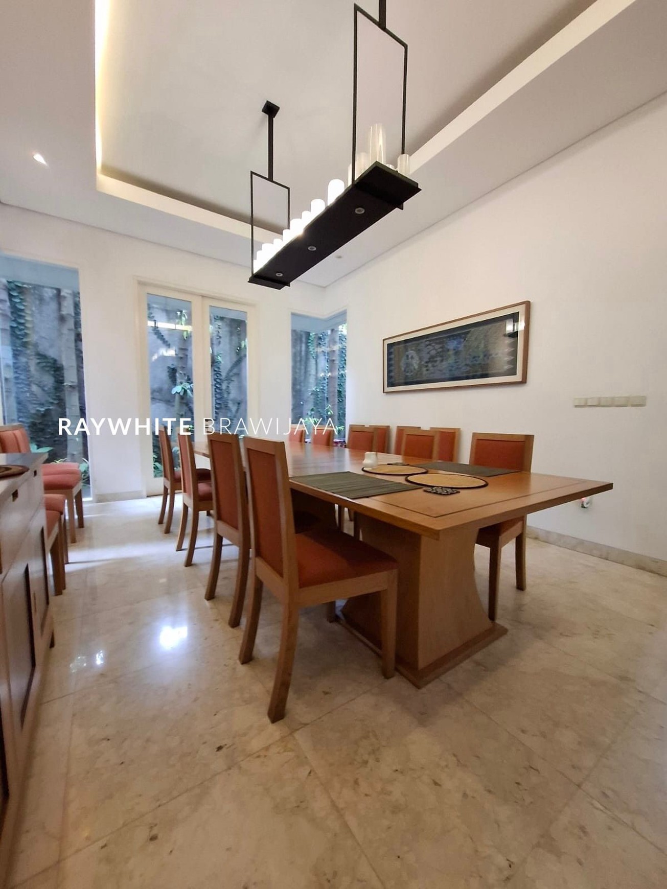 Rumah Modern Lingkungan Tenang Area Kebayoran Baru