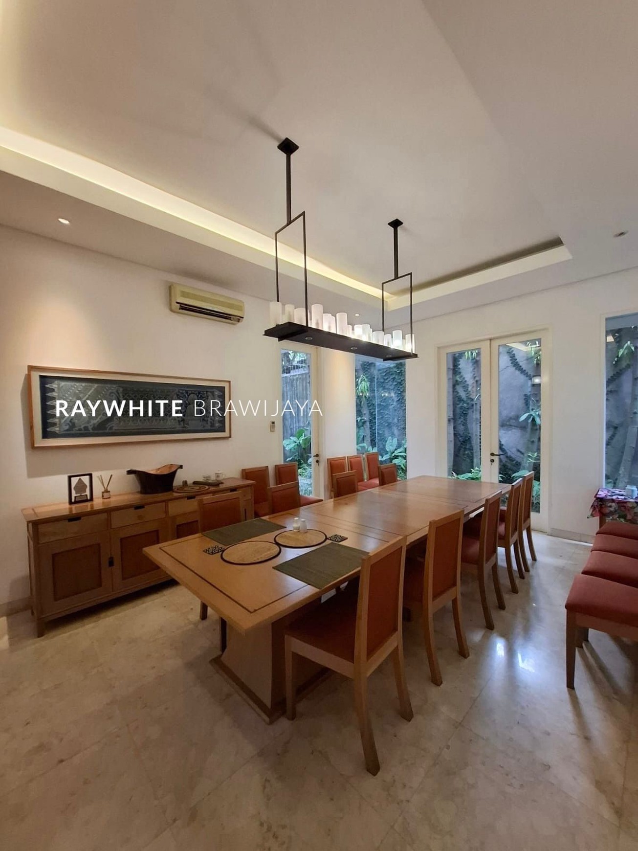 Rumah Modern Lingkungan Tenang Area Kebayoran Baru