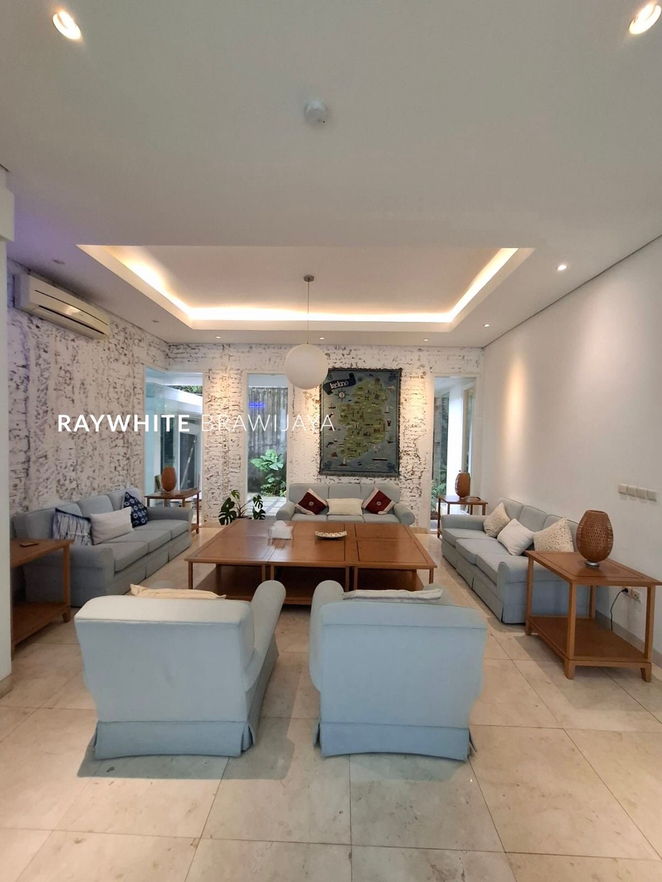 Rumah Modern Lingkungan Tenang Area Kebayoran Baru