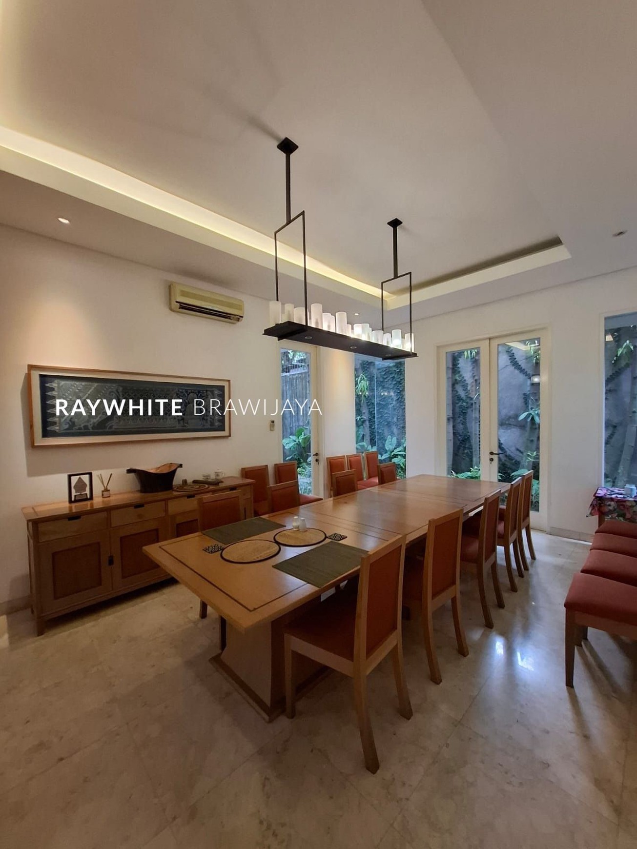 Rumah Modern Lingkungan Tenang Area Kebayoran Baru