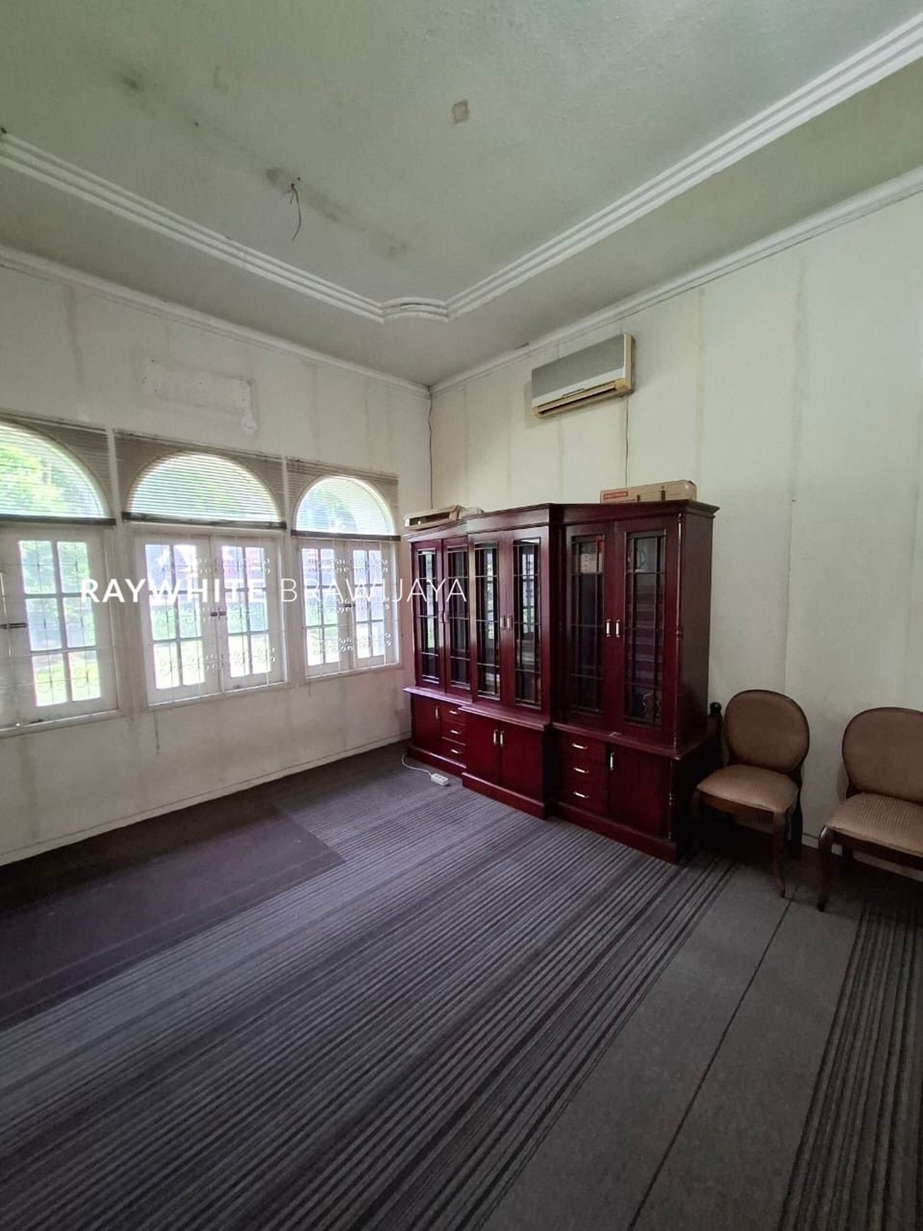 Rumah Lama Area Komersial di Ampera Raya