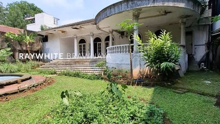 Rumah Lama Area Komersial di Ampera Raya