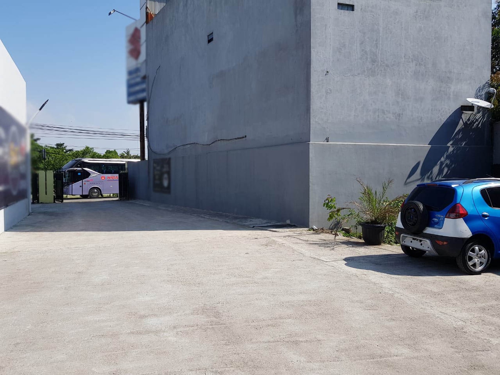 Tanah komersial, ada bangunan ex car wash, di Hos Cokroaminoto, Cikarang Barat