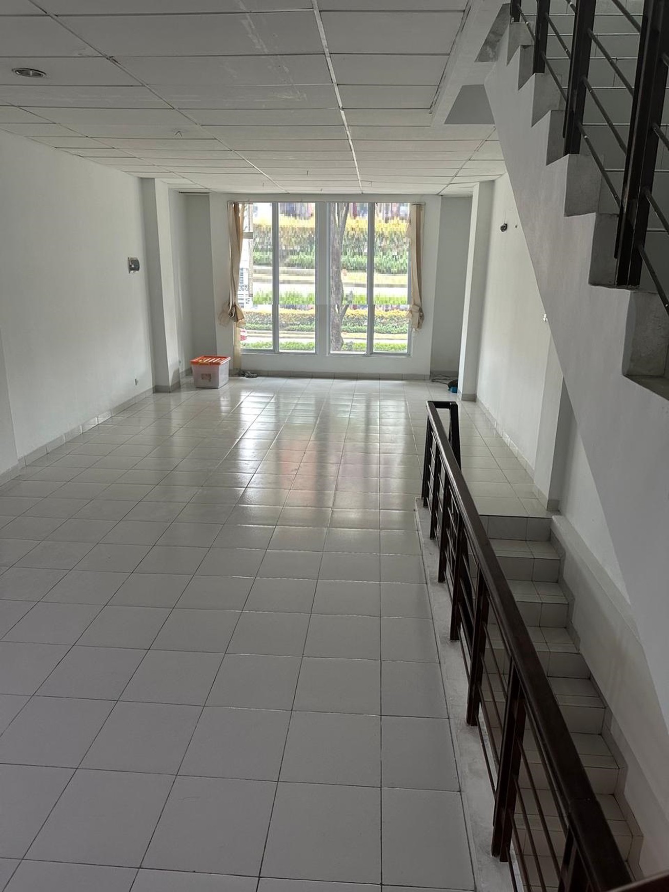 Ruko 3 Lantai Unfurnished Tol Boulevard Jl Pahlawan Seribu, Rawa Buntu, Serpong