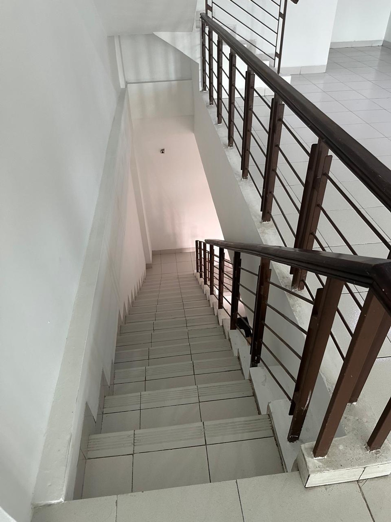 Ruko 3 Lantai Unfurnished Tol Boulevard Jl Pahlawan Seribu, Rawa Buntu, Serpong