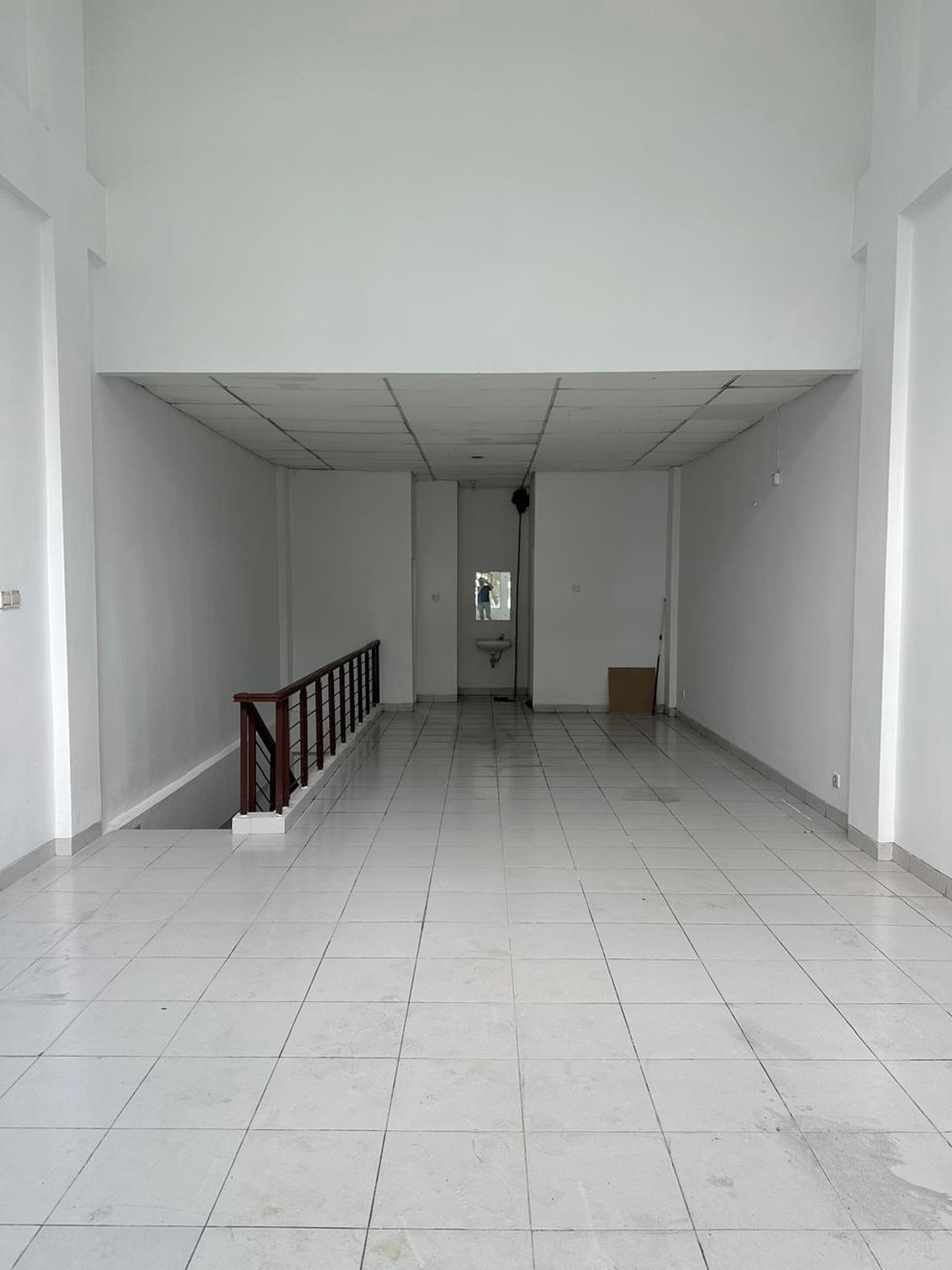 Ruko 3 Lantai Unfurnished Tol Boulevard Jl Pahlawan Seribu, Rawa Buntu, Serpong