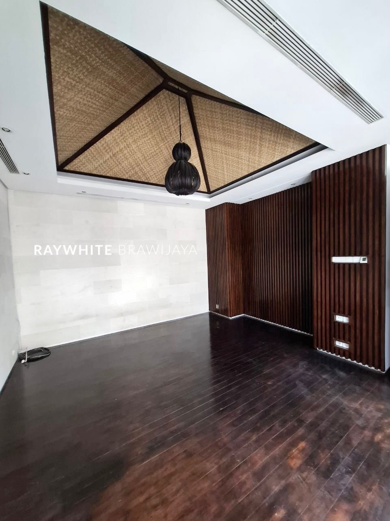 Rumah Modern Minimalis Area Pondok Indah