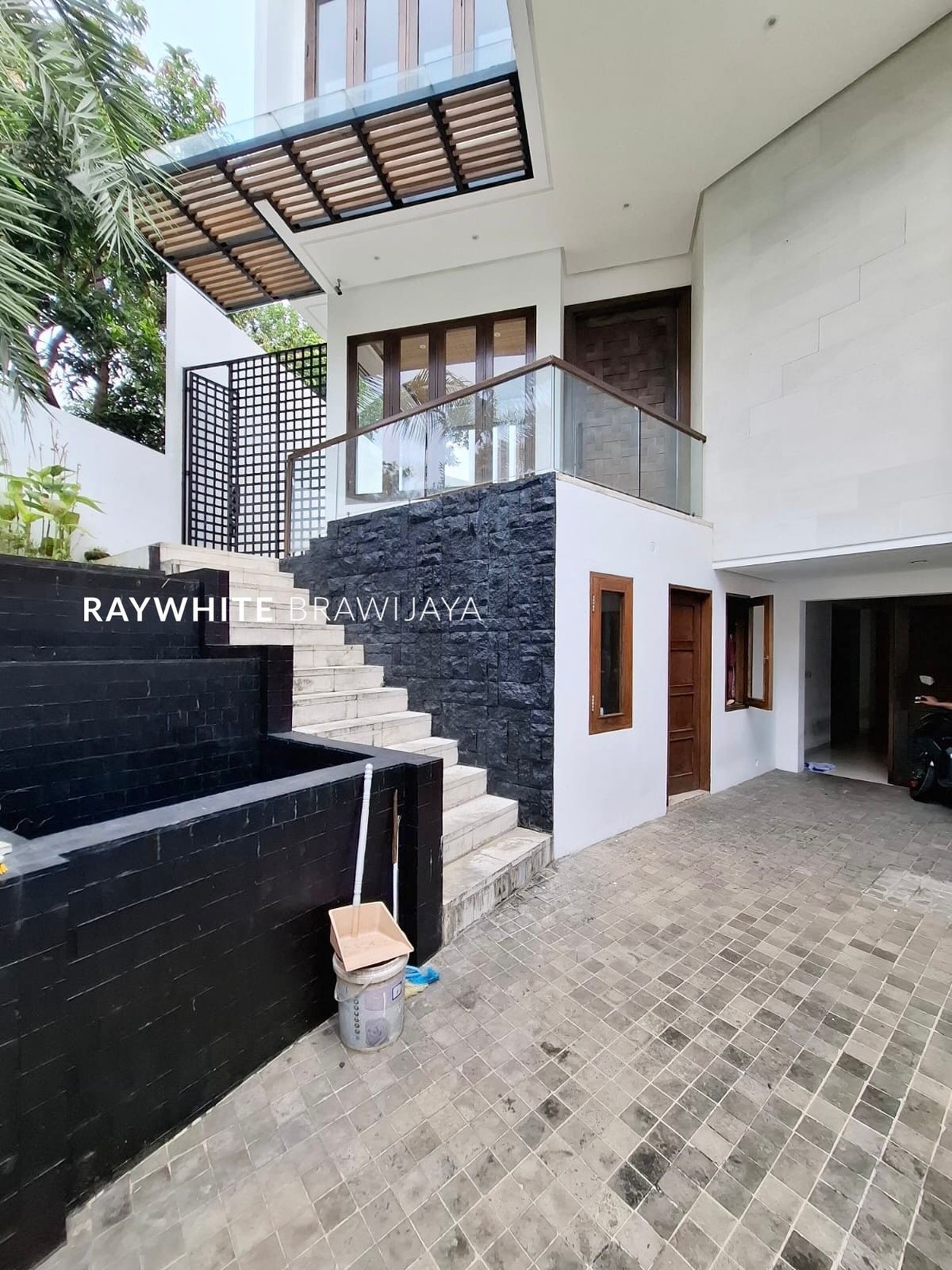 Rumah Modern Minimalis Area Pondok Indah