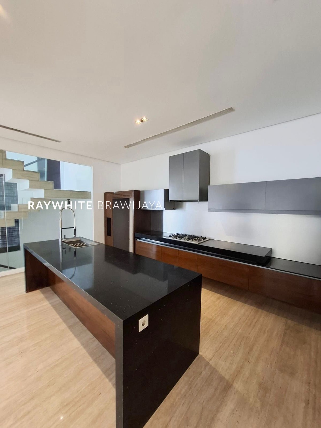 Rumah Modern Minimalis Area Pondok Indah