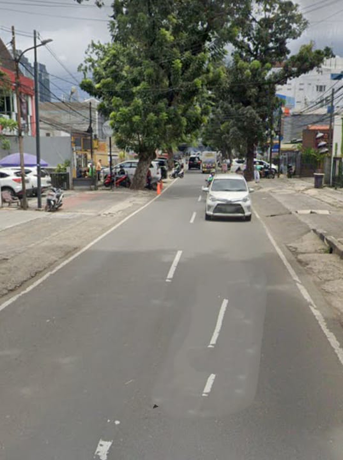 Ruang Usaha Di Area Ramai Dan Strategis Di Kebayoran Baru, Jakarta Selatan