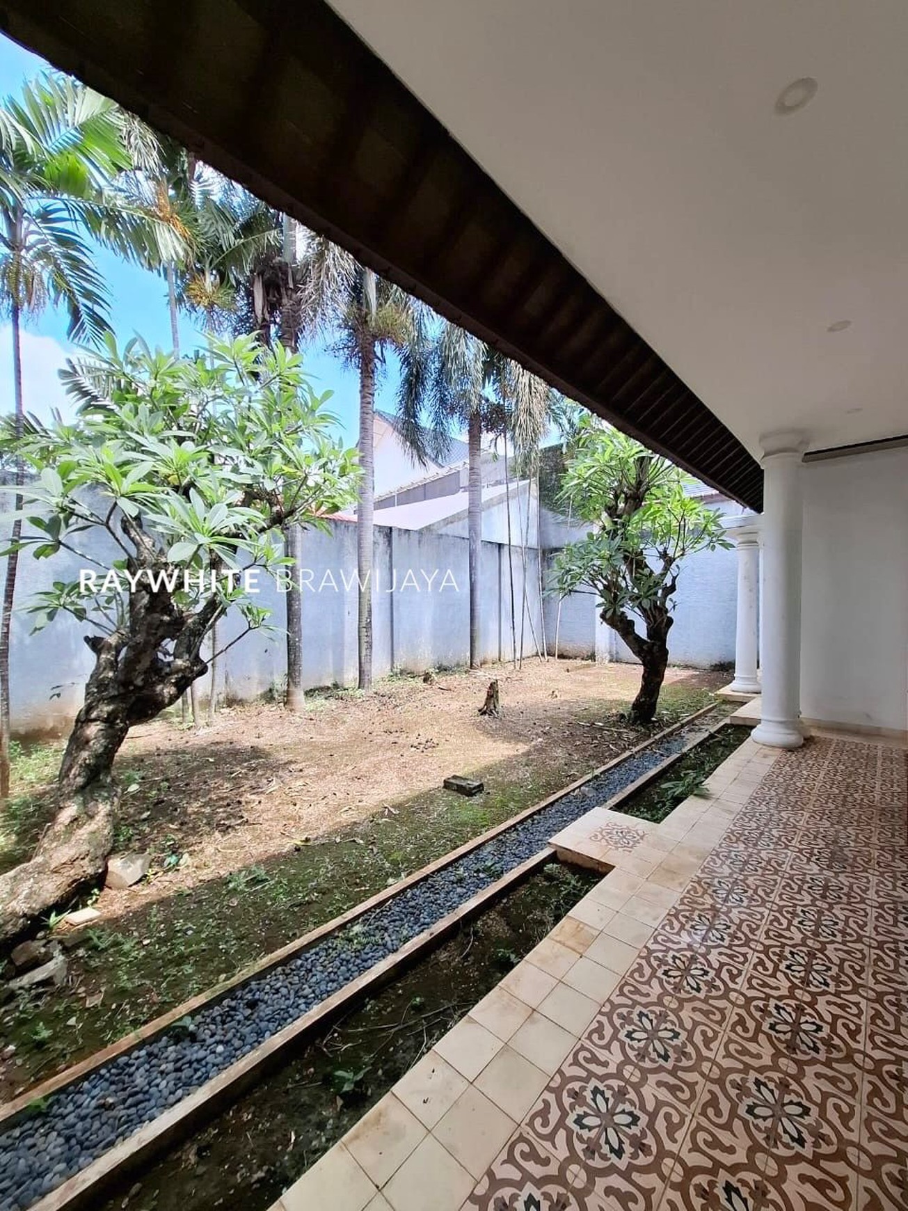 Rumah Siap Huni Area Kebayoran Baru Lingkungan Tenang