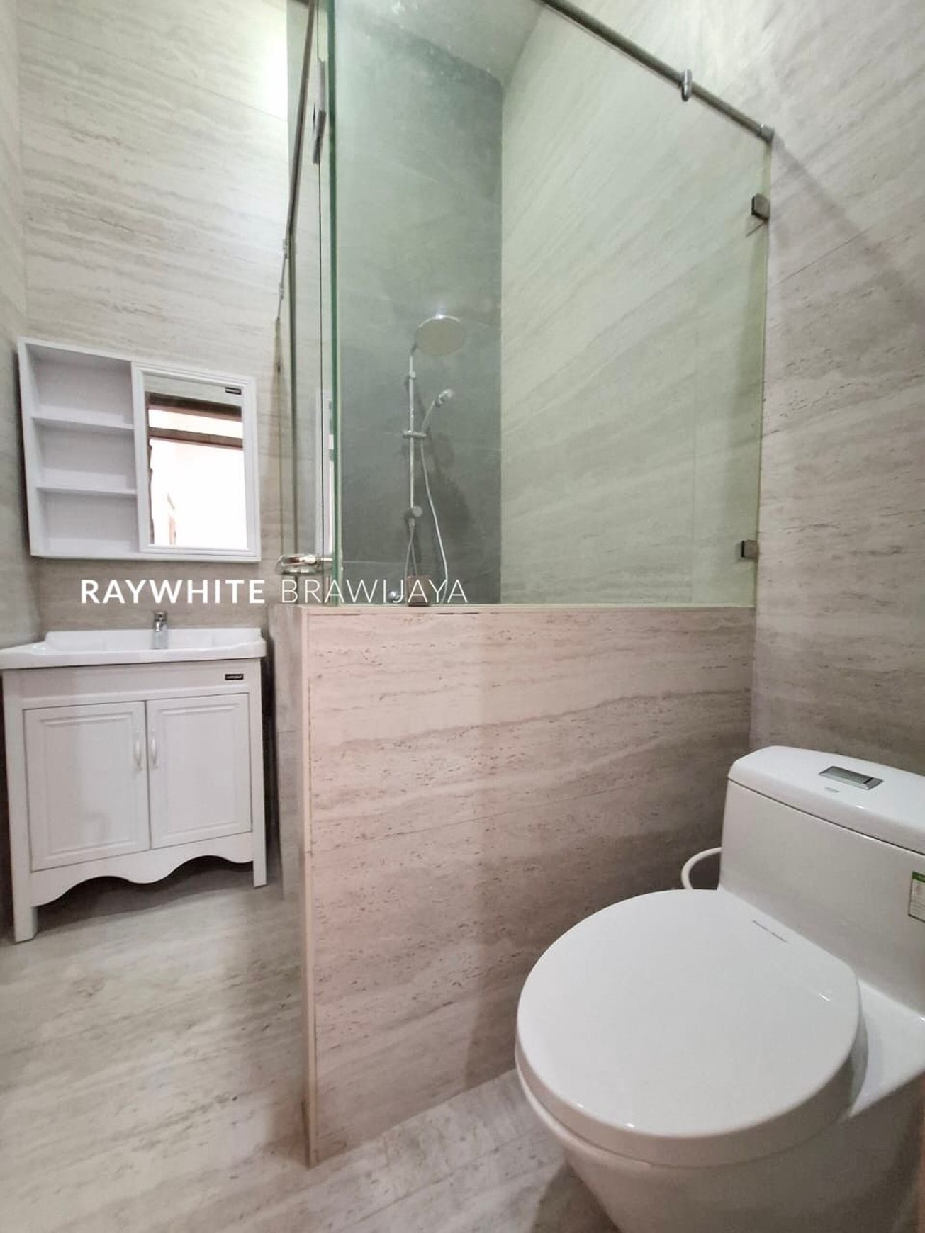 Rumah Siap Huni Area Kebayoran Baru Lingkungan Tenang