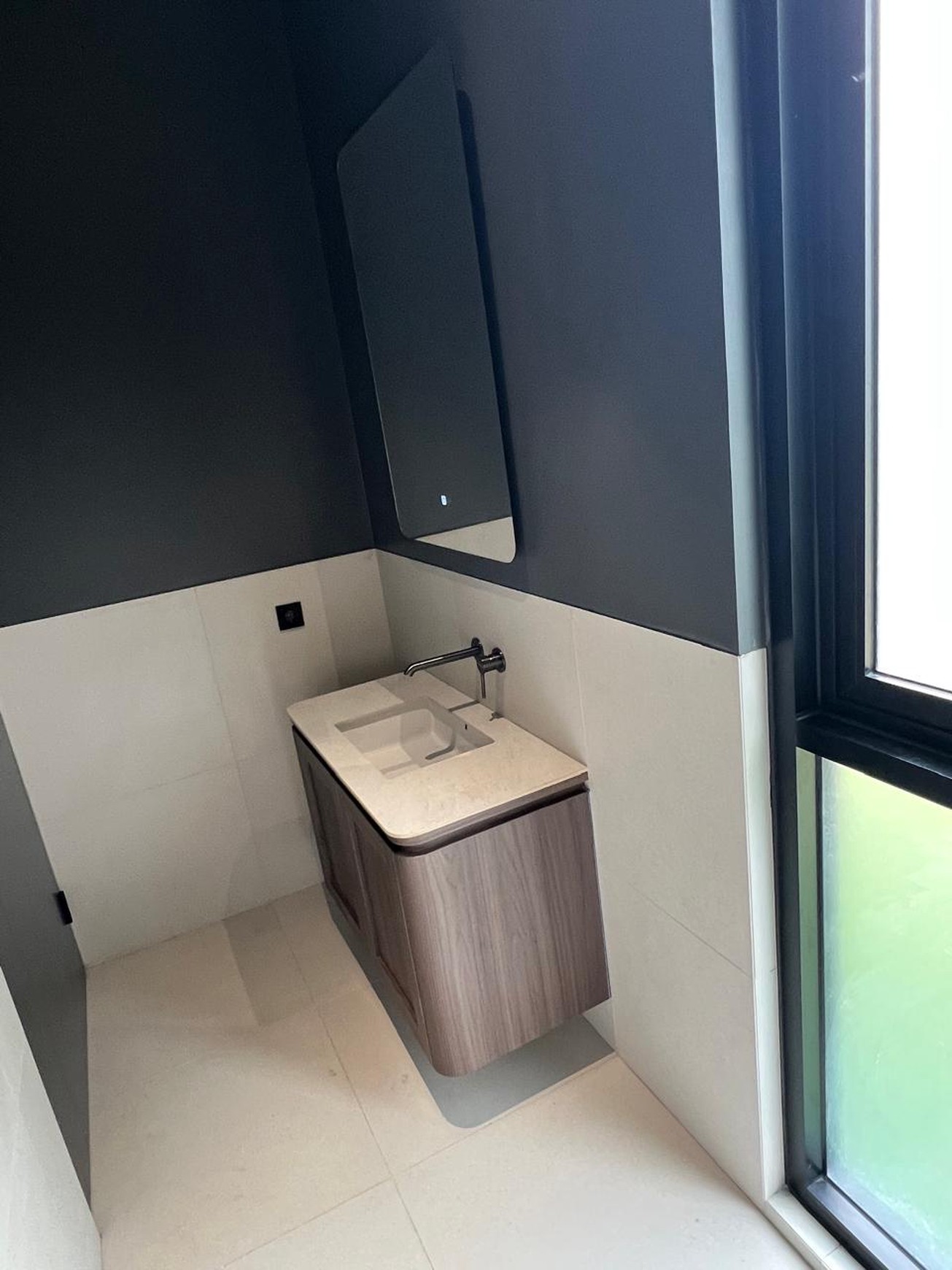 Rumah Futuristic di tengah BSD city Prestigia, Eminent