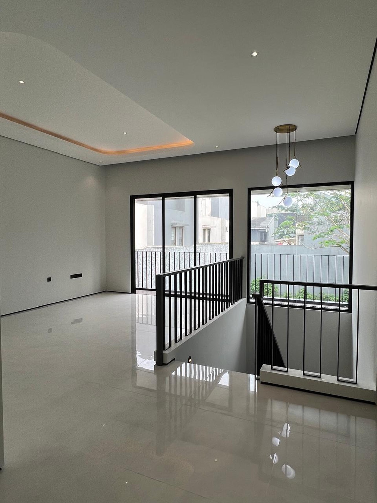Rumah Futuristic di tengah BSD city Prestigia, Eminent