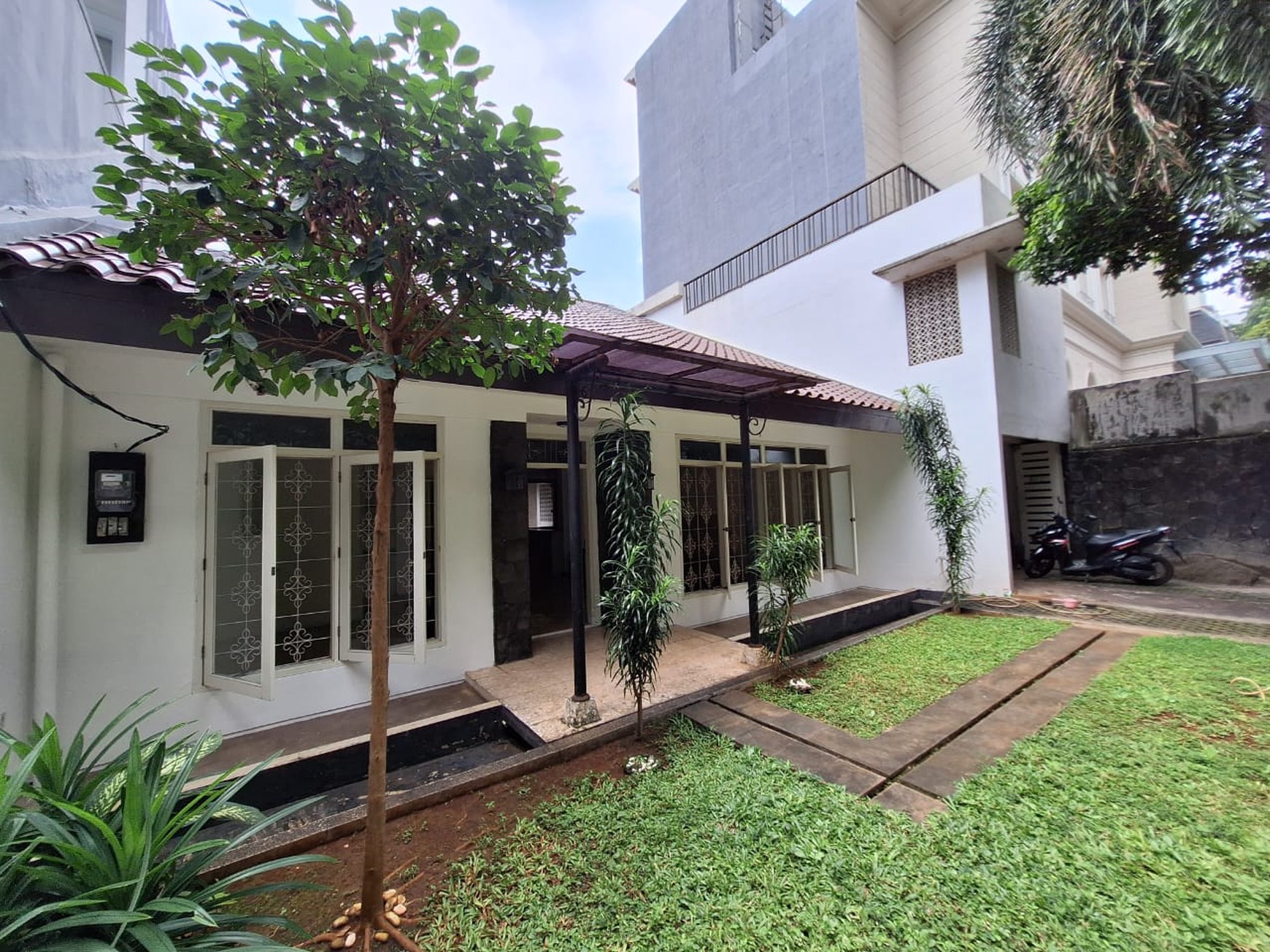 RUMAH DISEWA JALANTULODONG BAWAH KEBAYORAN BARU