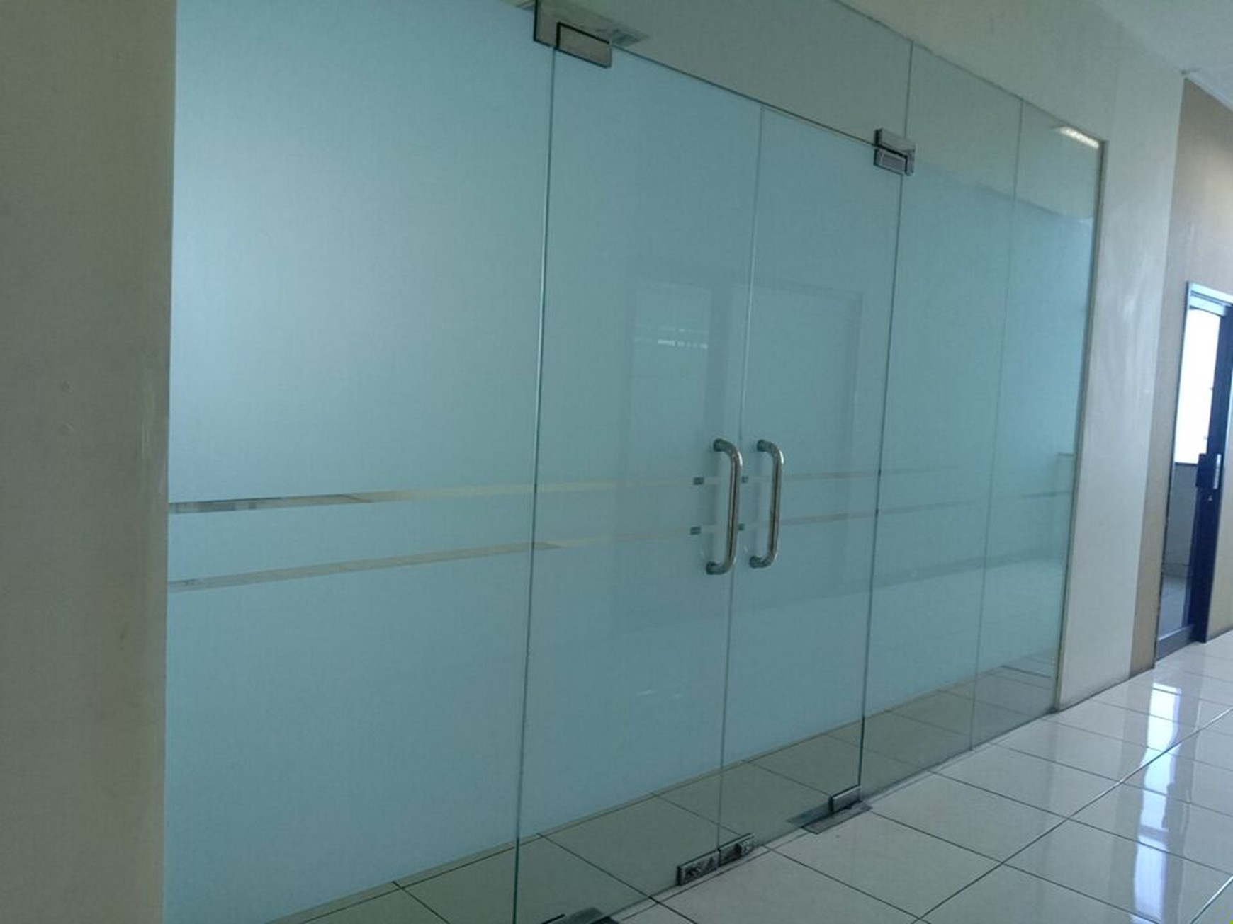 Gedung 8 lantai, Disewakan Office Space : 4 lantai di area Strategis di Matraman Jakarta Timur
