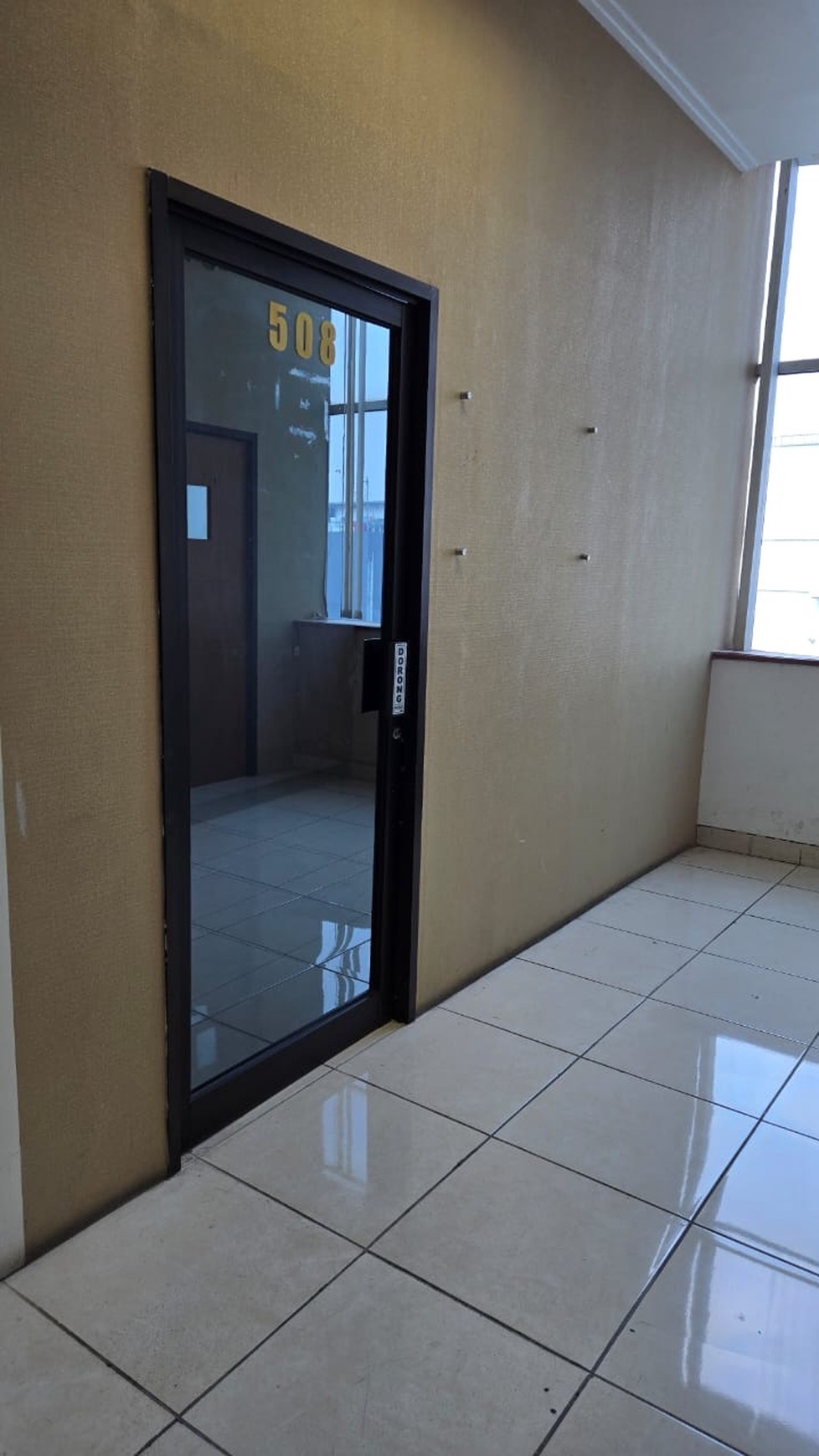 Gedung 8 lantai, Disewakan Office Space : 4 lantai di area Strategis di Matraman Jakarta Timur