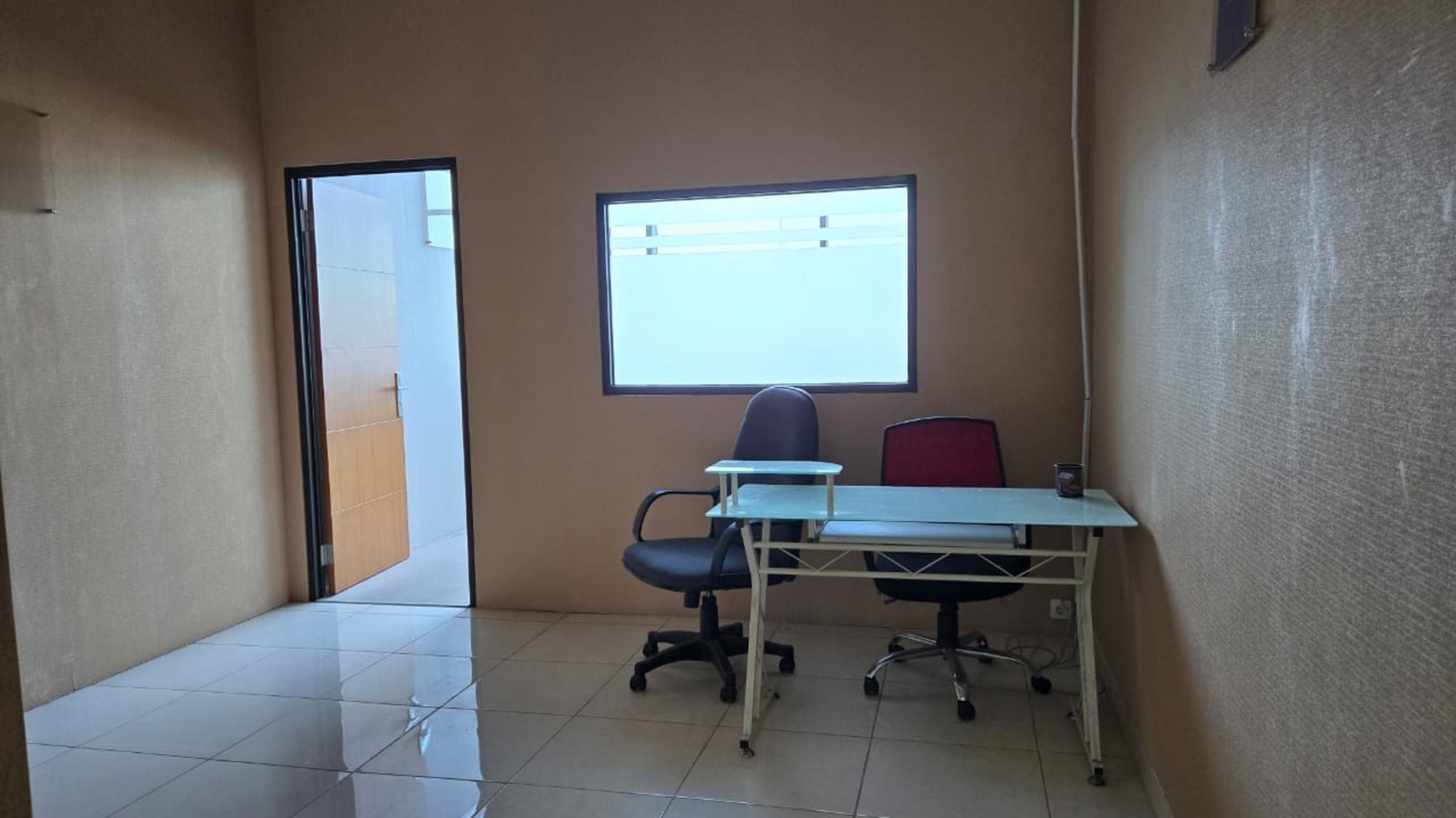 Gedung 8 lantai, Disewakan Office Space : 4 lantai di area Strategis di Matraman Jakarta Timur
