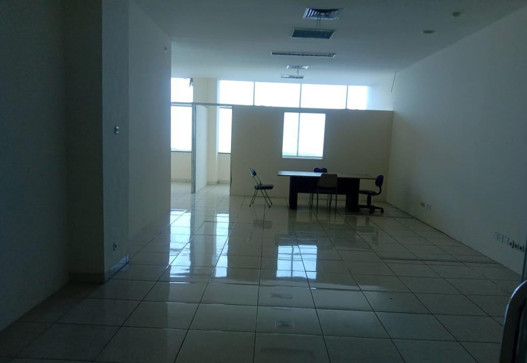 Gedung 8 lantai, Disewakan Office Space : 4 lantai di area Strategis di Matraman Jakarta Timur