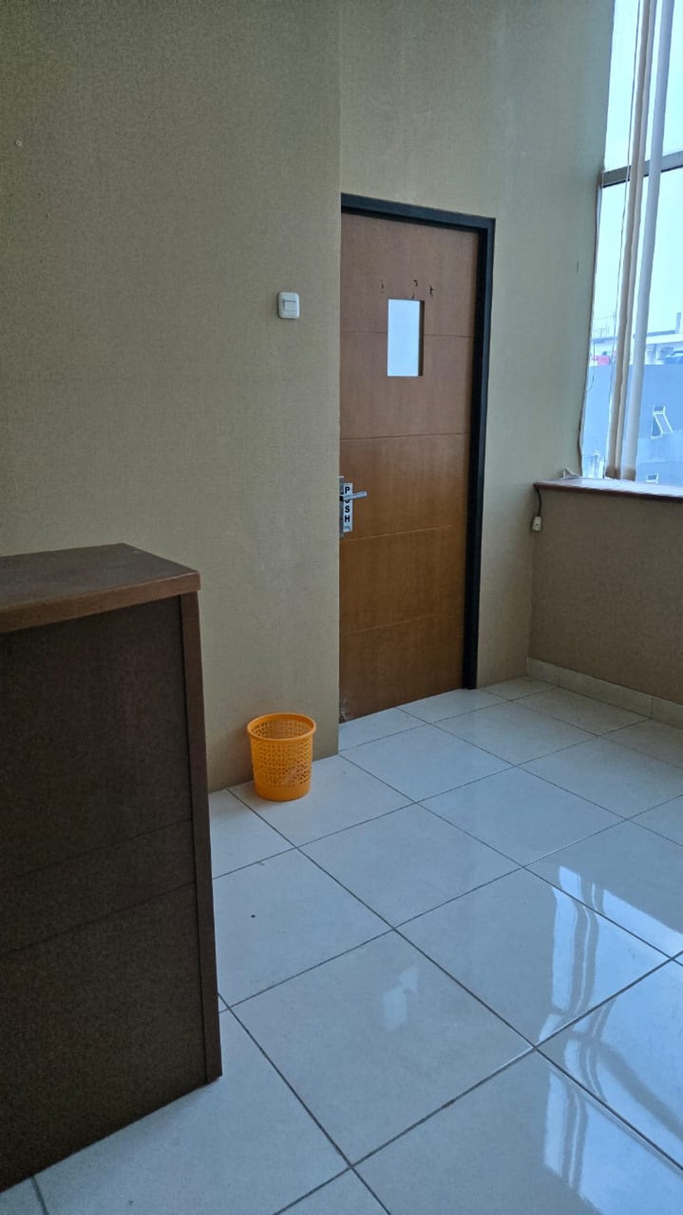 Gedung 8 lantai, Disewakan Office Space : 4 lantai di area Strategis di Matraman Jakarta Timur