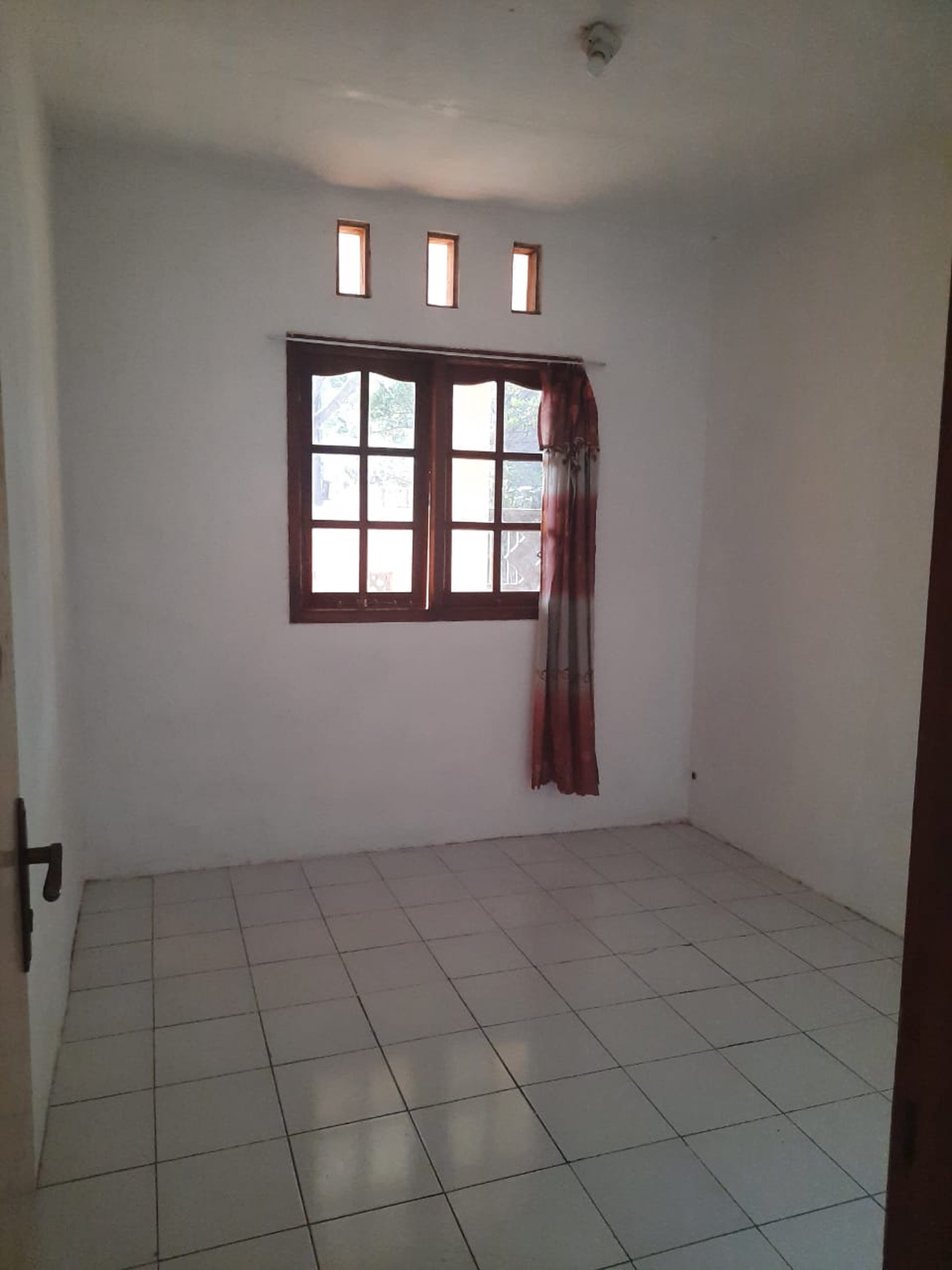 Perumahan Graha Kota, Siap Huni Dengan 2 Kamar Tidur Dan 1 Kamar Mandi Dengan Harga Murah