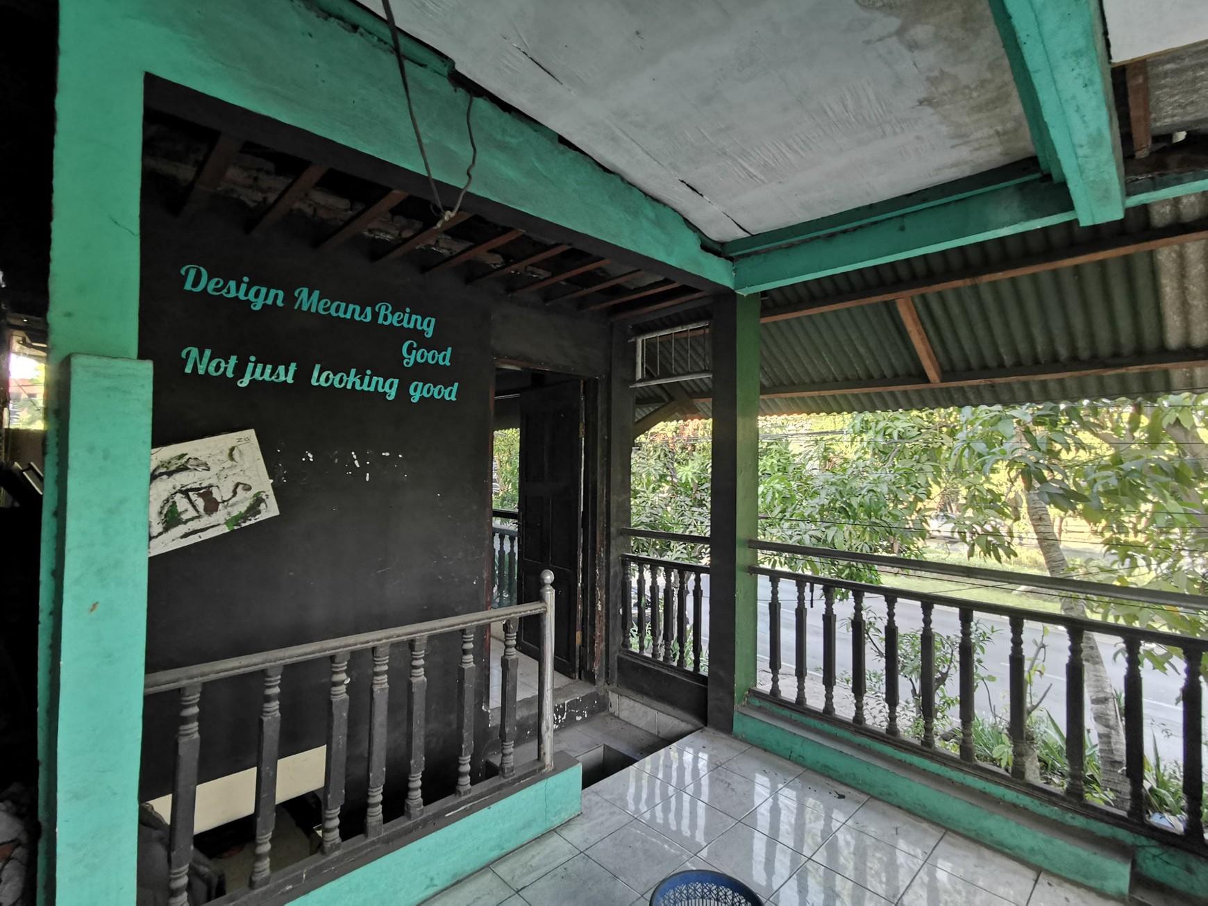 Rumah 2 Lantai Strategis di Jalan Raya MERR, Cocok untuk Hunian, Usaha, Kantor