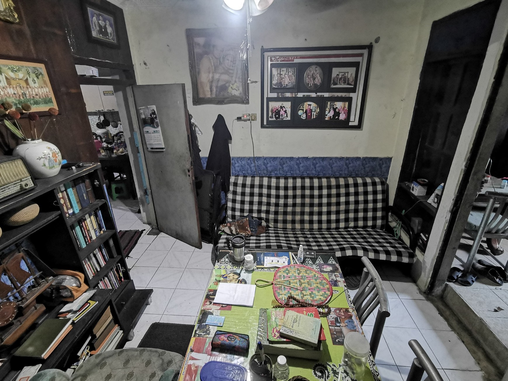 Rumah 2 Lantai Strategis di Jalan Raya MERR, Cocok untuk Hunian, Usaha, Kantor