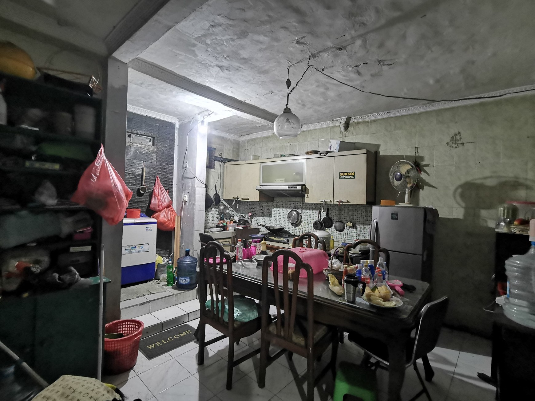 Rumah 2 Lantai Strategis di Jalan Raya MERR, Cocok untuk Hunian, Usaha, Kantor